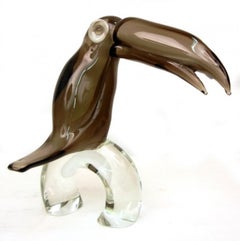 Exquise sculpture toucan en verre soufflé à la main de Murano signée