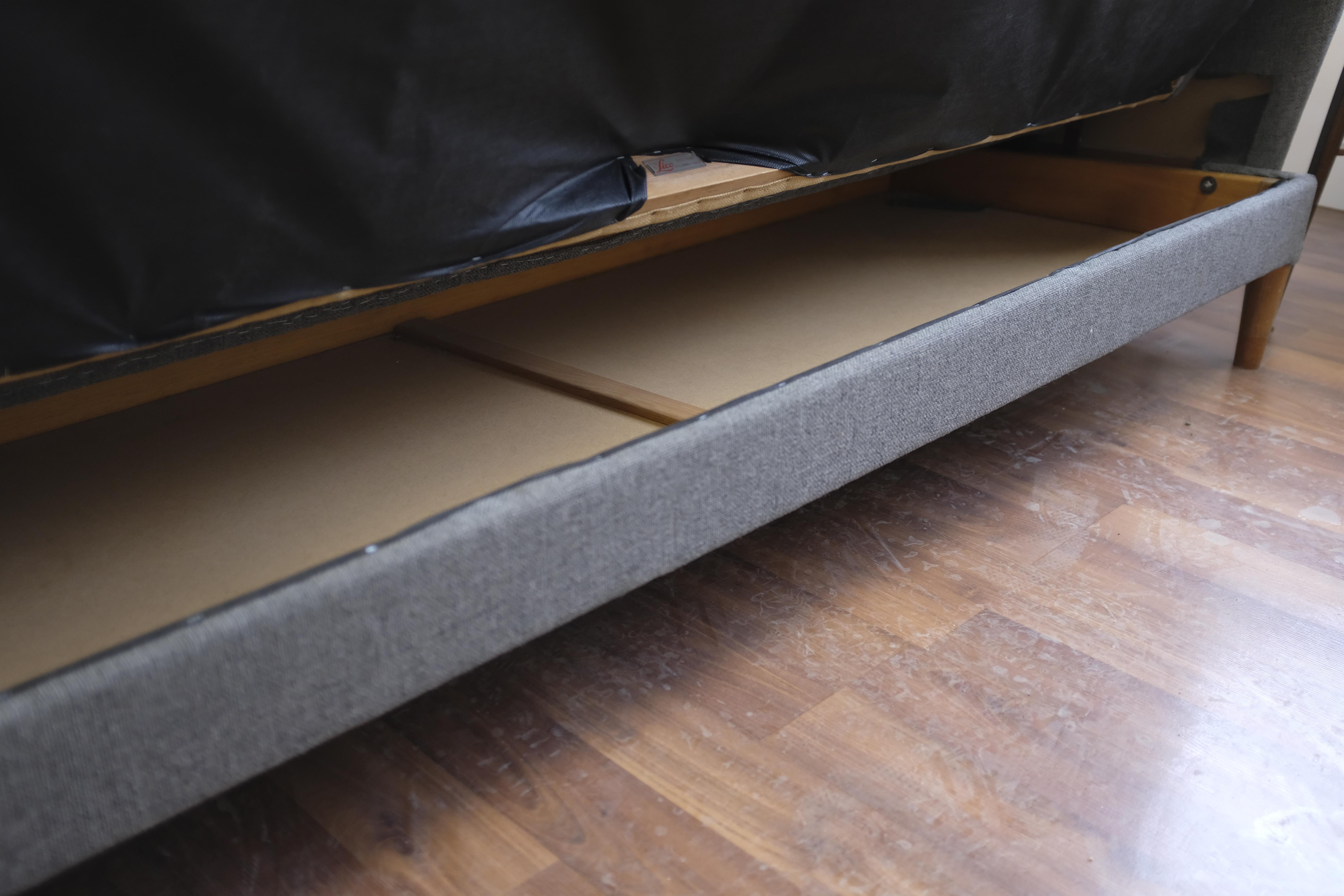 Lico System Sofa-Bed Reupholstered in Grey (Mitte des 20. Jahrhunderts) im Angebot