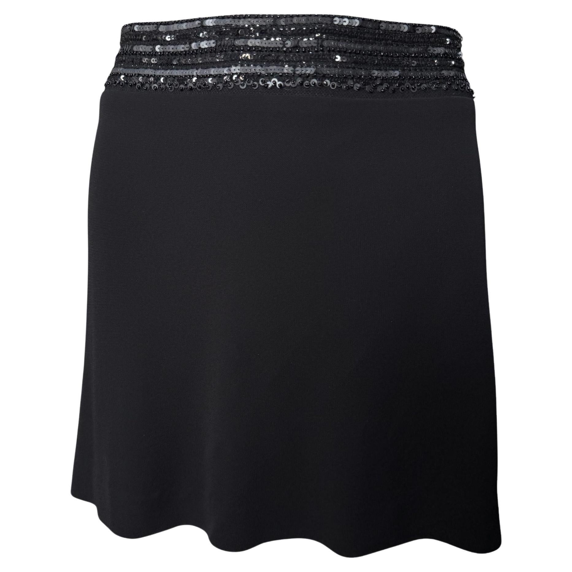 Lida Baday Schwarzer verzierter Minirock mit niedriger Taille im Angebot