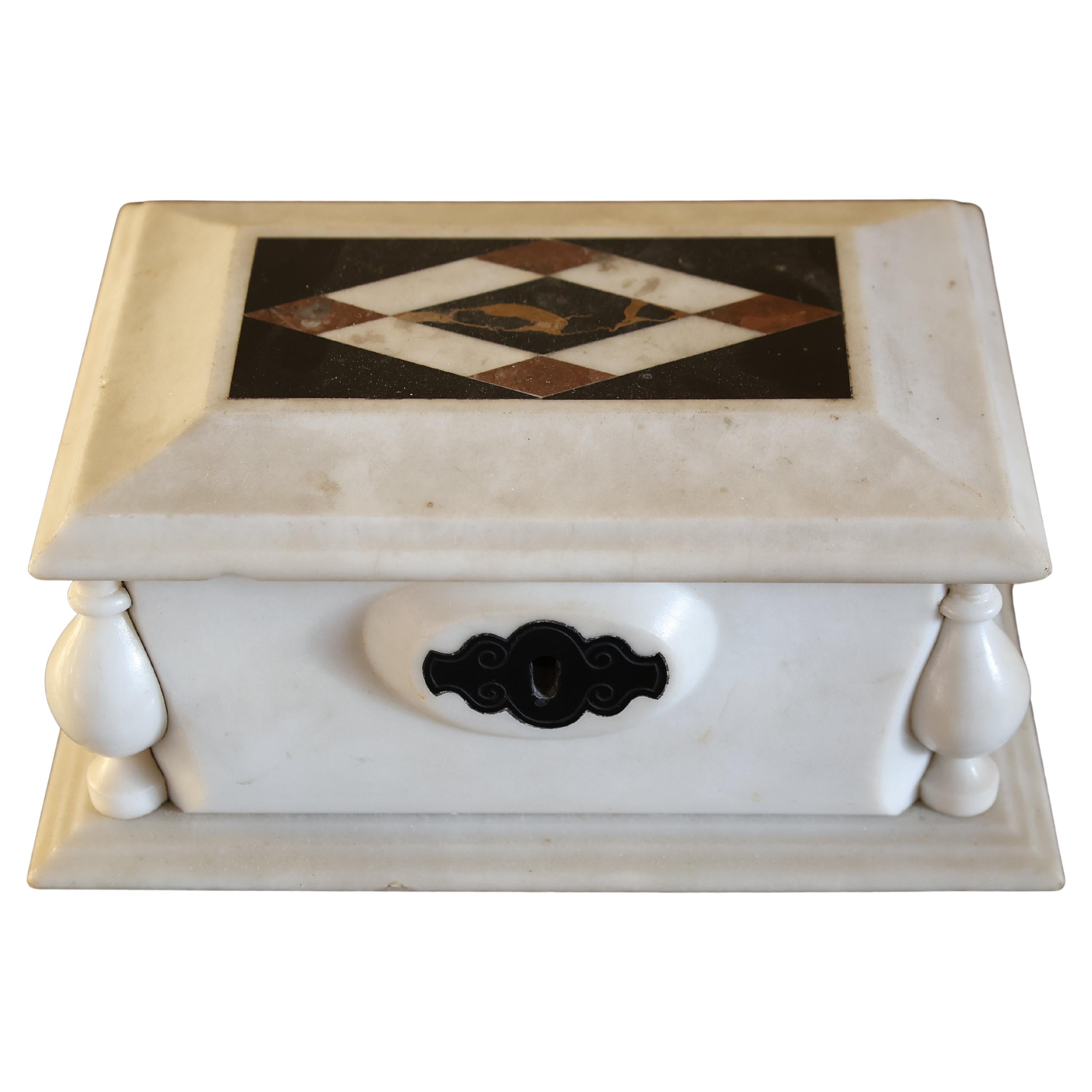 Caja con tapa de mármol