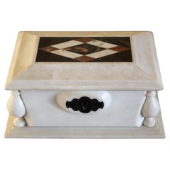 Caja con tapa de mármol