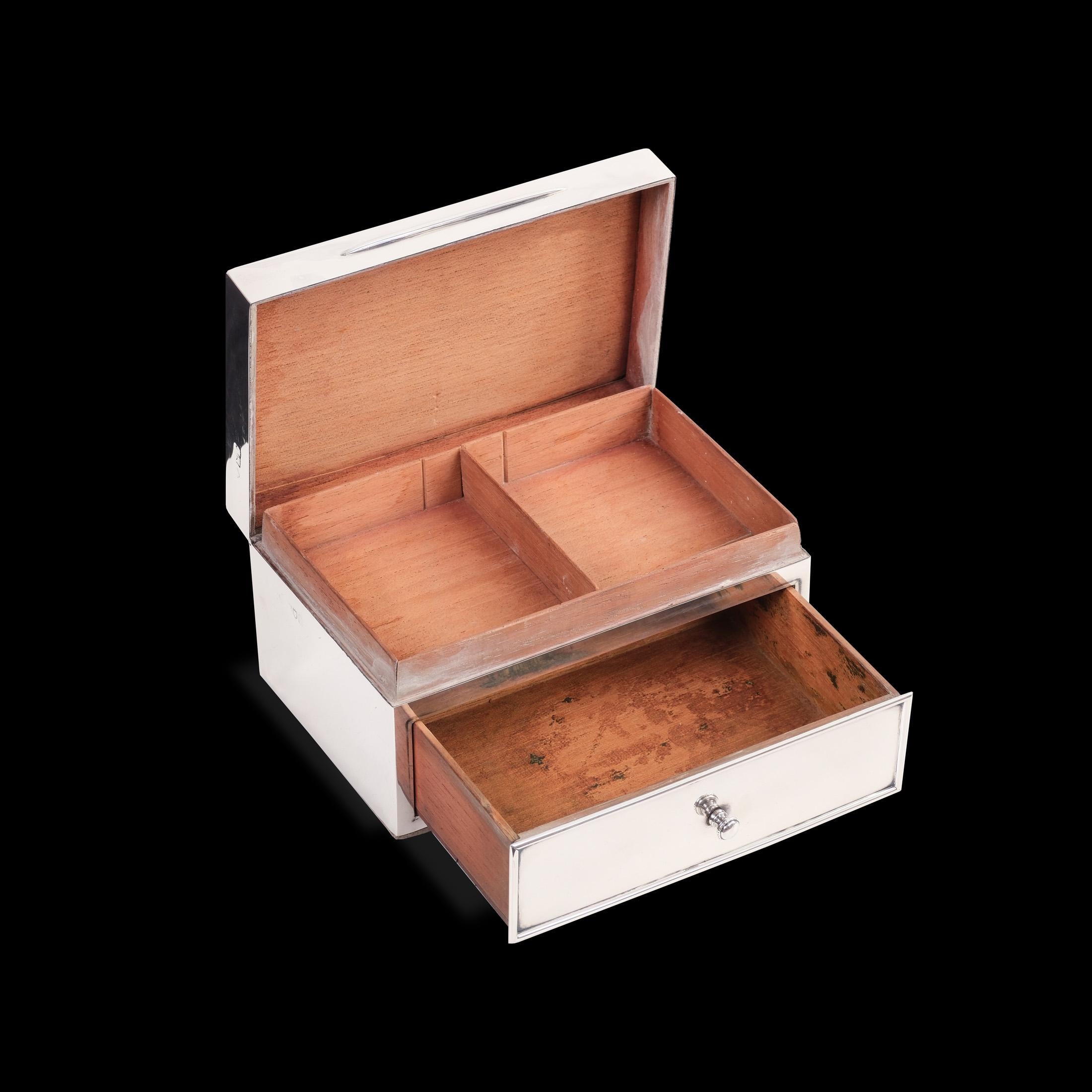 Lidded box with drawer, London 1920s, 925/- sterling silver (Art déco) im Angebot