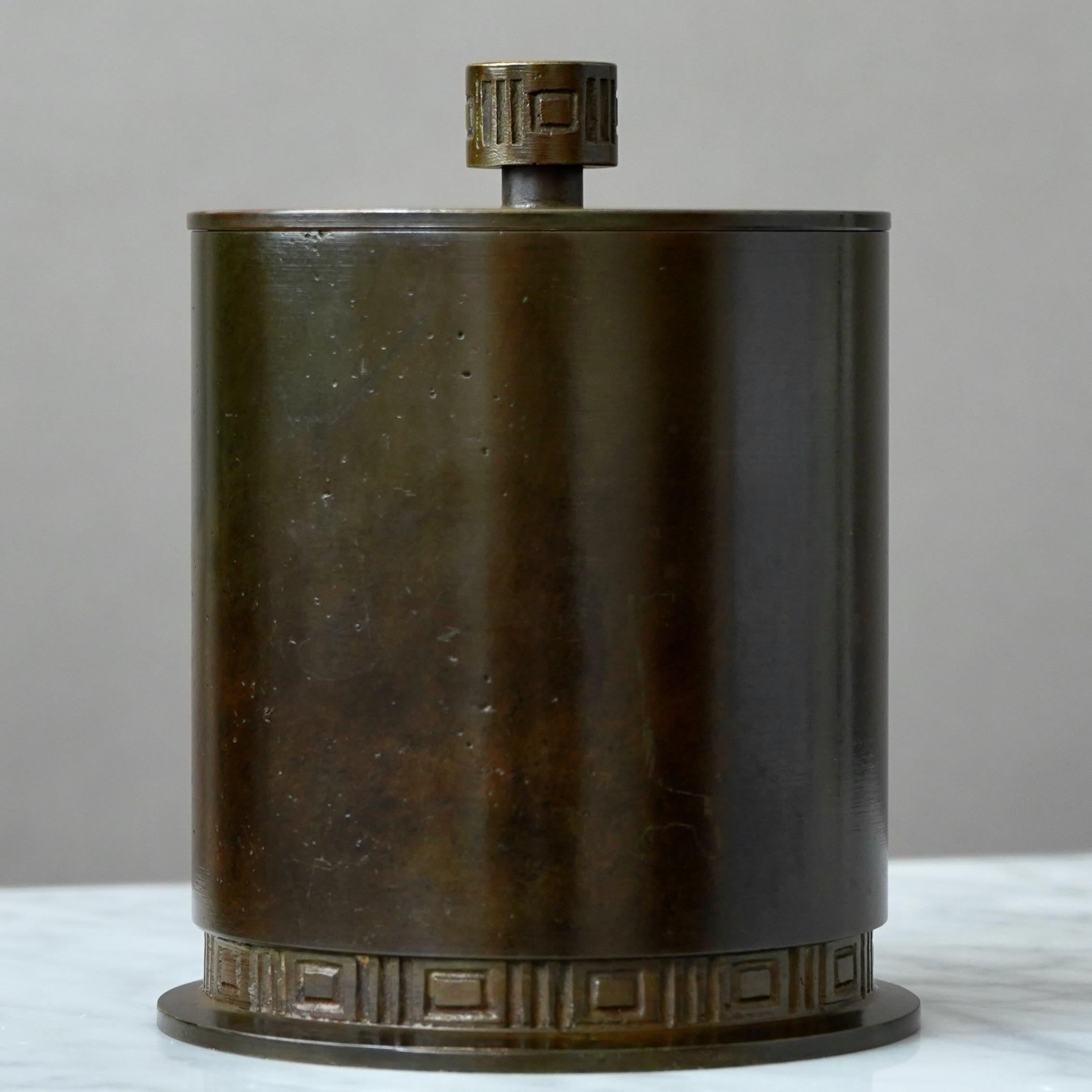 Lidded Bronze Art Deco Box by GAB Guldsmedsaktiebolaget, Sweden, 1930s For Sale 4