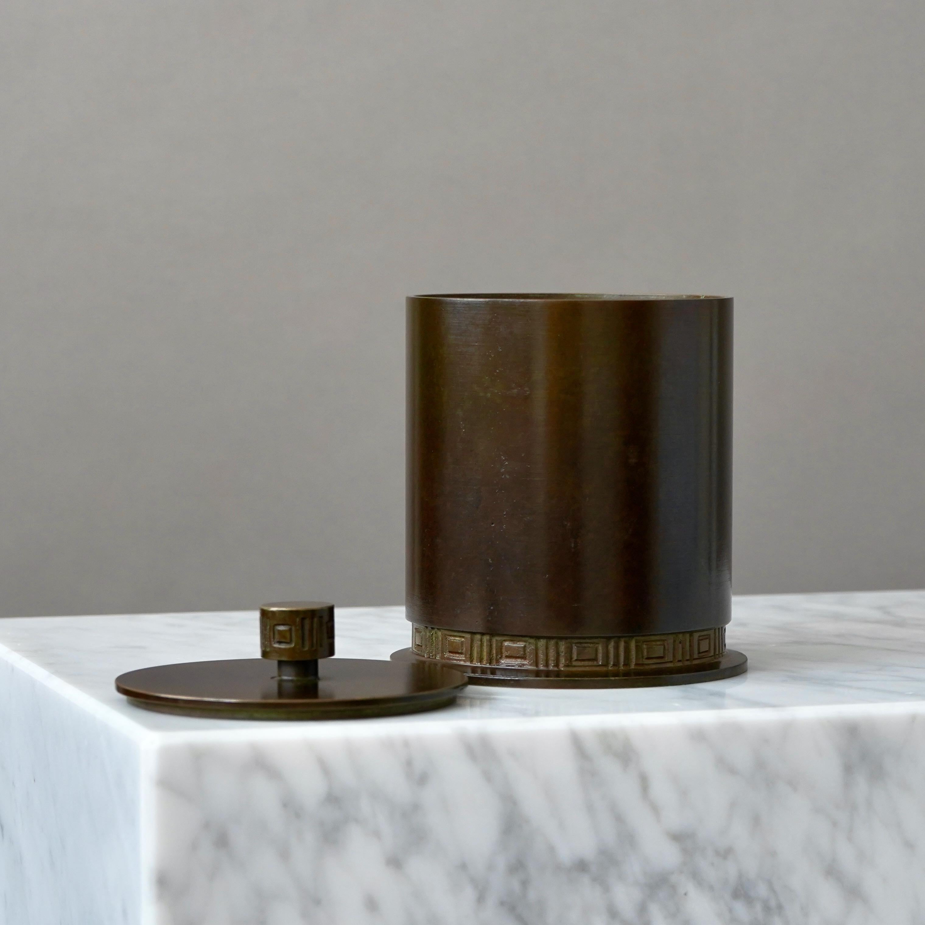 Swedish Lidded Bronze Art Deco Box by GAB Guldsmedsaktiebolaget, Sweden, 1930s For Sale