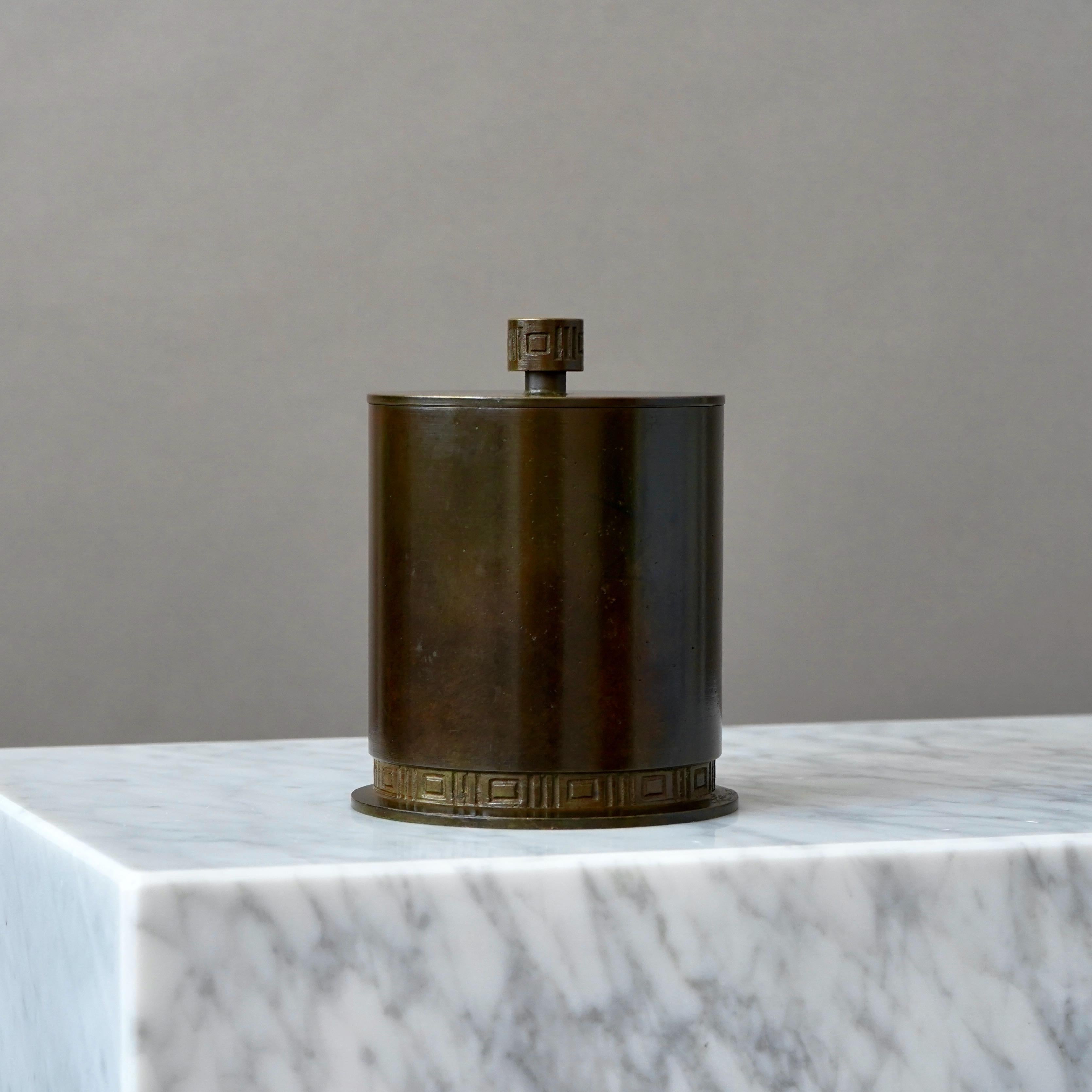 Mid-20th Century Lidded Bronze Art Deco Box by GAB Guldsmedsaktiebolaget, Sweden, 1930s For Sale