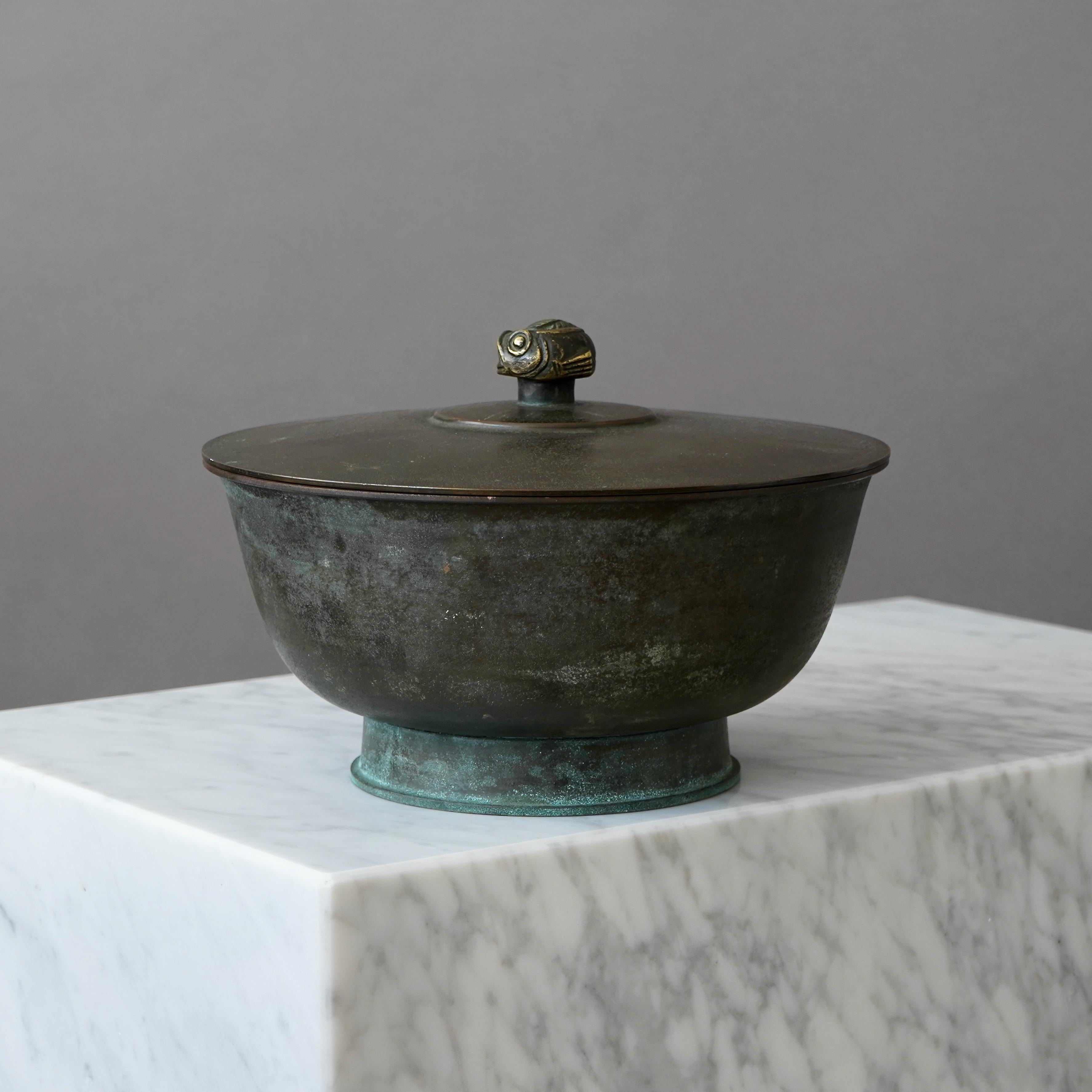 Mid-20th Century Lidded Bronze Box by Hans Bergstrom for Ystad Metall / Brons, Sweden, 1930s For Sale