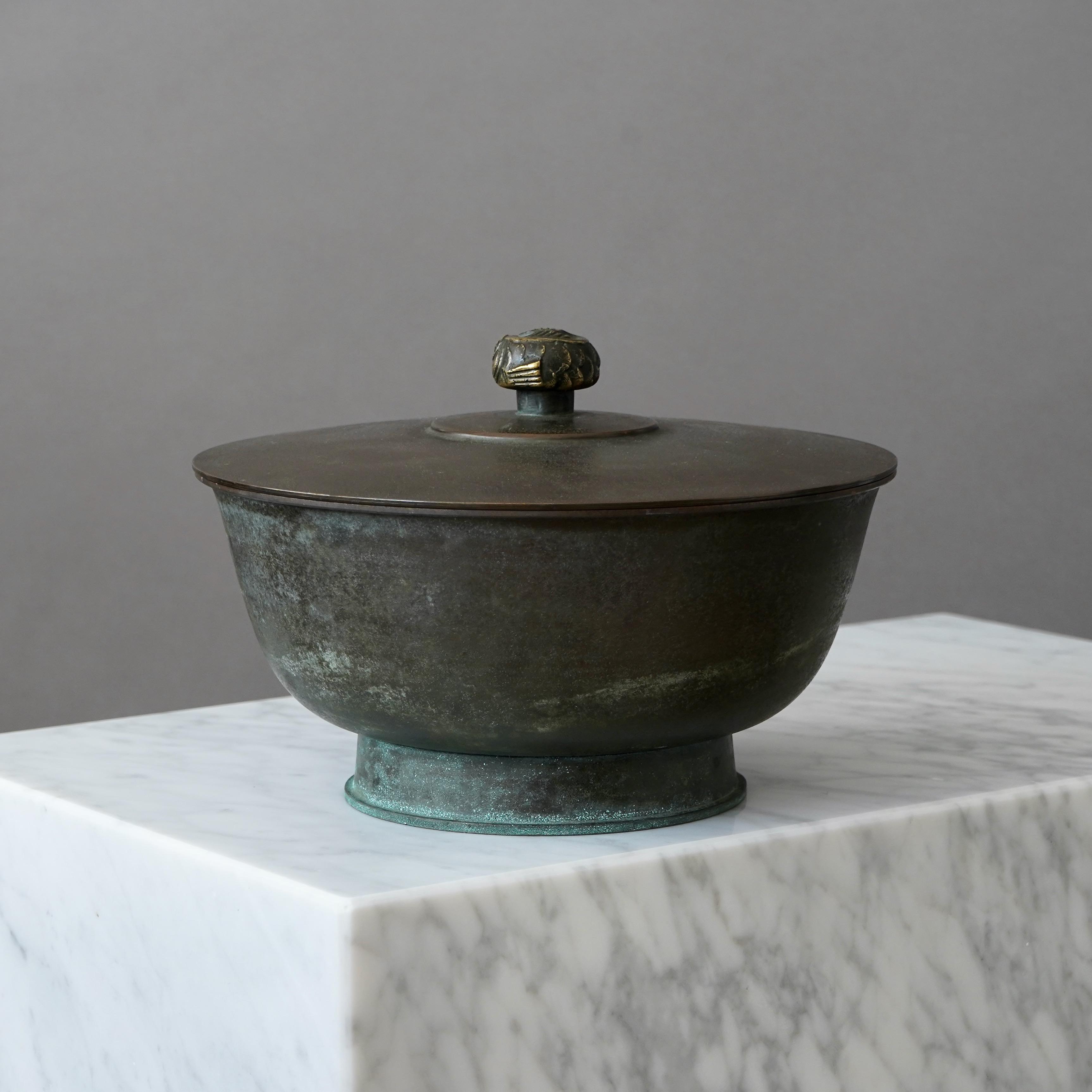 Lidded Bronze Box by Hans Bergstrom for Ystad Metall / Brons, Sweden, 1930s For Sale 1