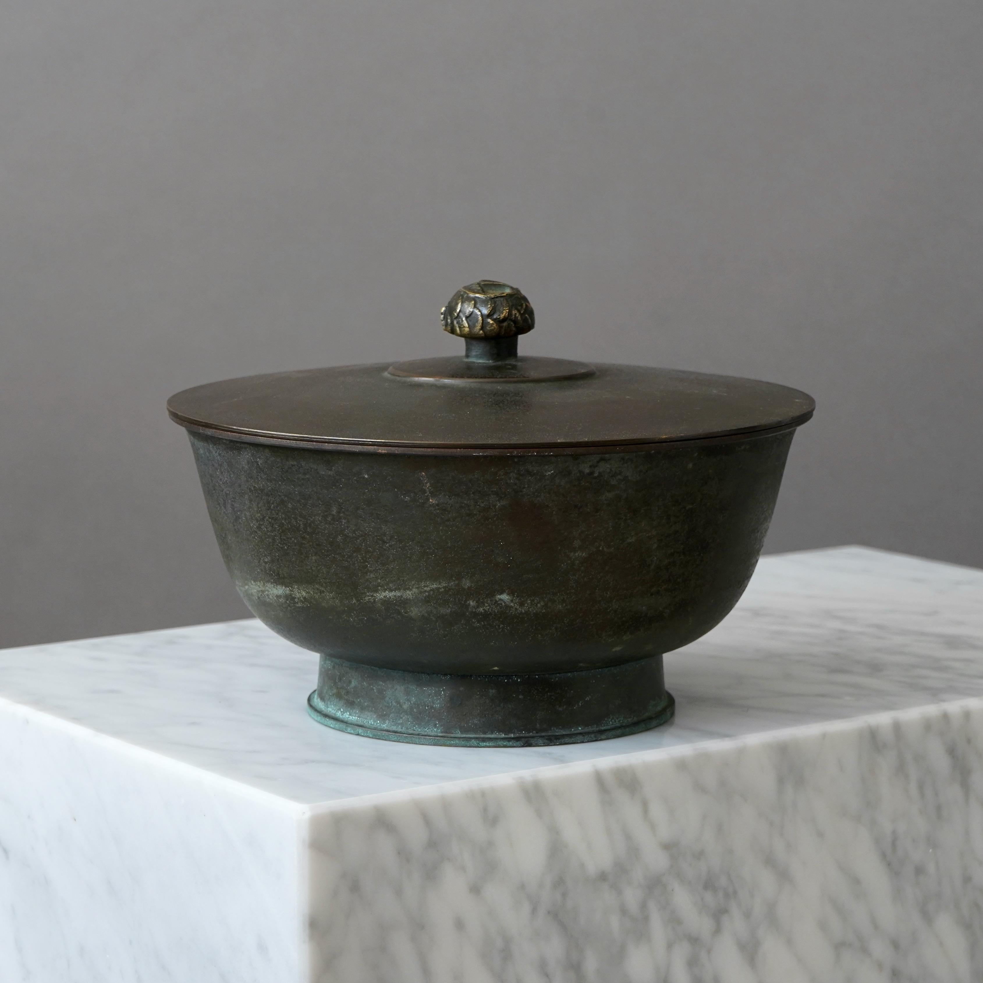 Lidded Bronze Box by Hans Bergstrom for Ystad Metall / Brons, Sweden, 1930s For Sale 2
