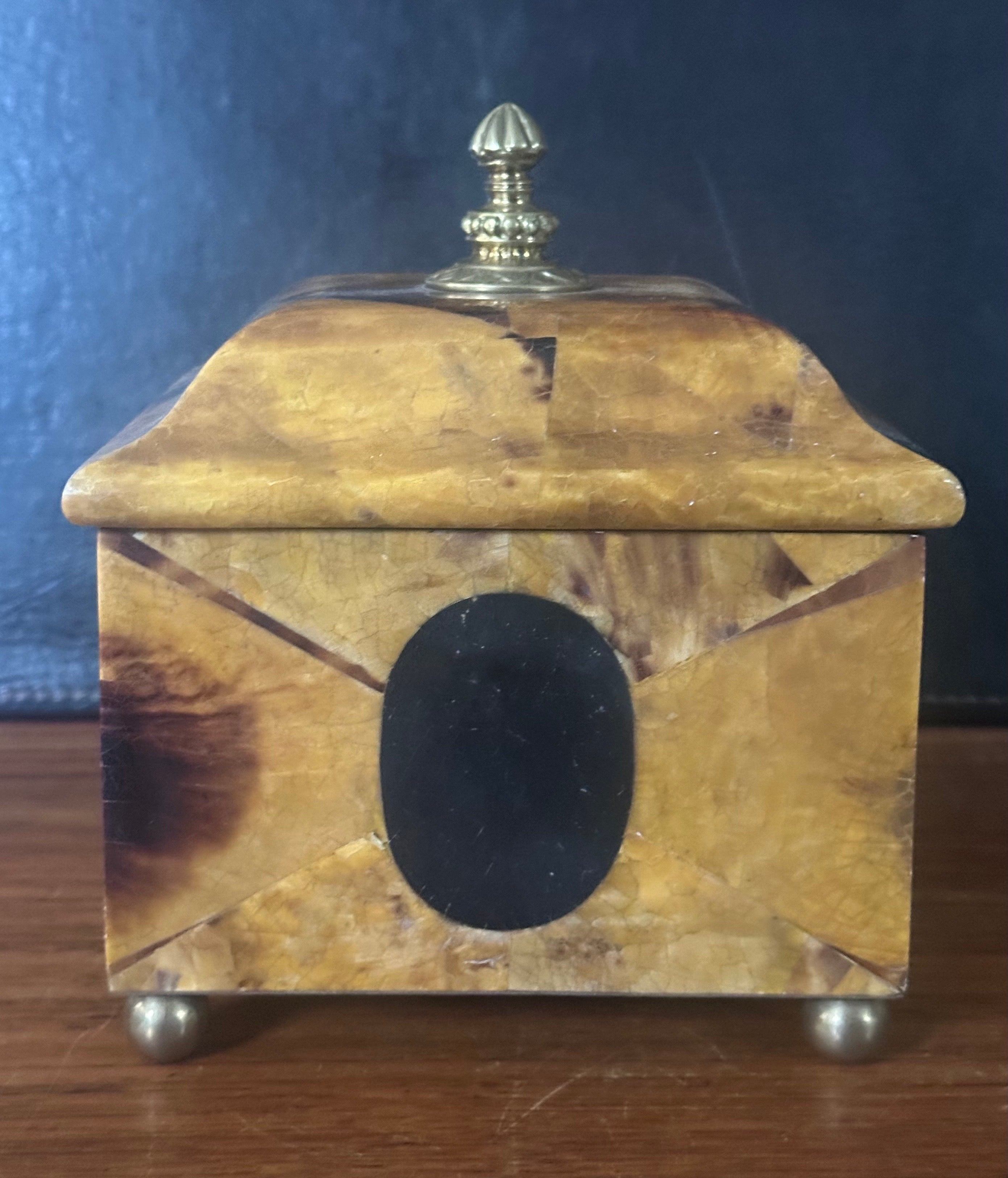 Caja de baratijas de madera burl con tapa de Kreiss en Bueno estado para la venta en San Diego, CA