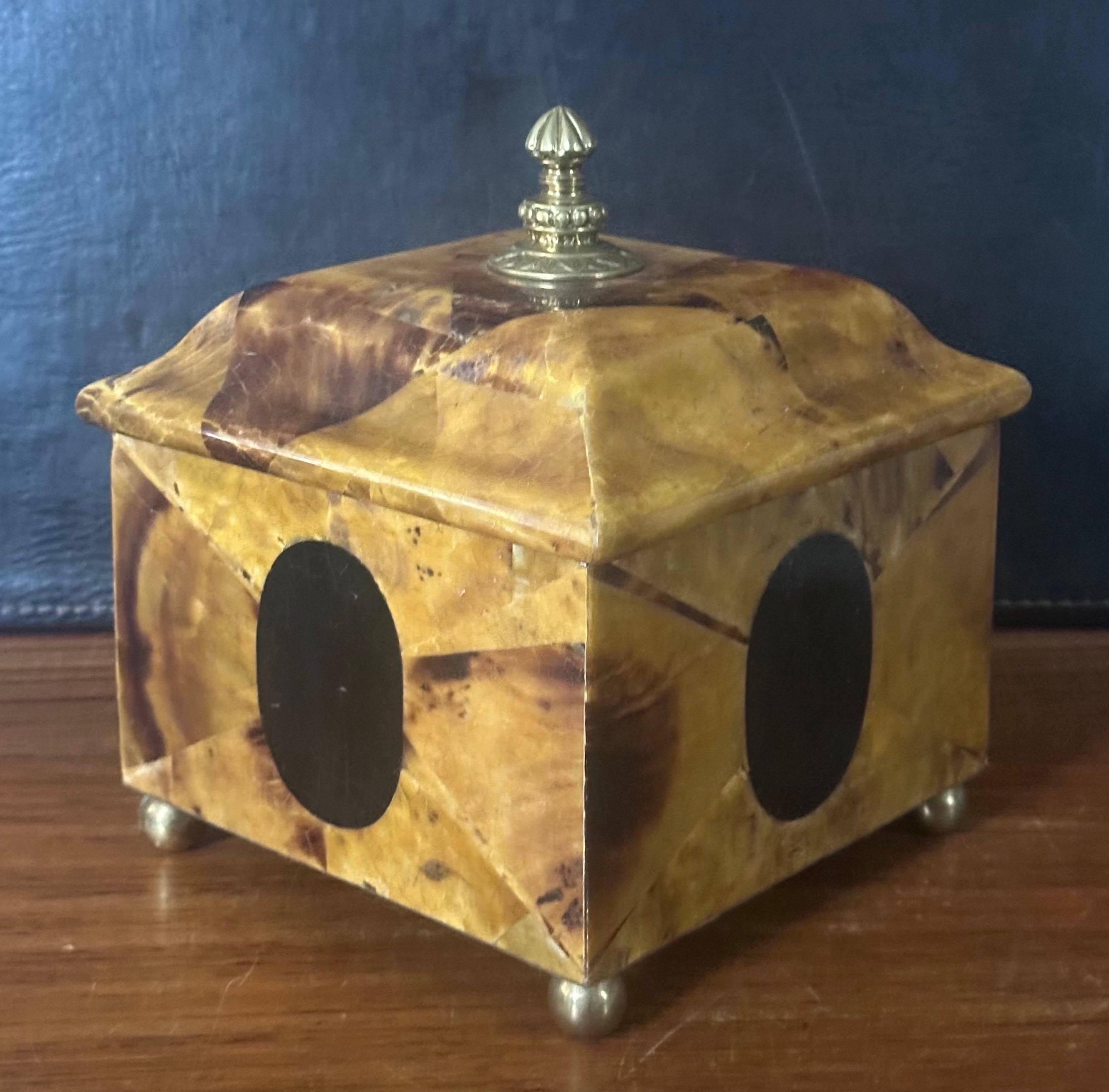Caja de baratijas de madera burl con tapa de Kreiss Madera de burl en venta