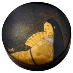 Lidded Gold Lacquer Box with Depiction of Murasaki Shikibu by Imaizumi Seishi