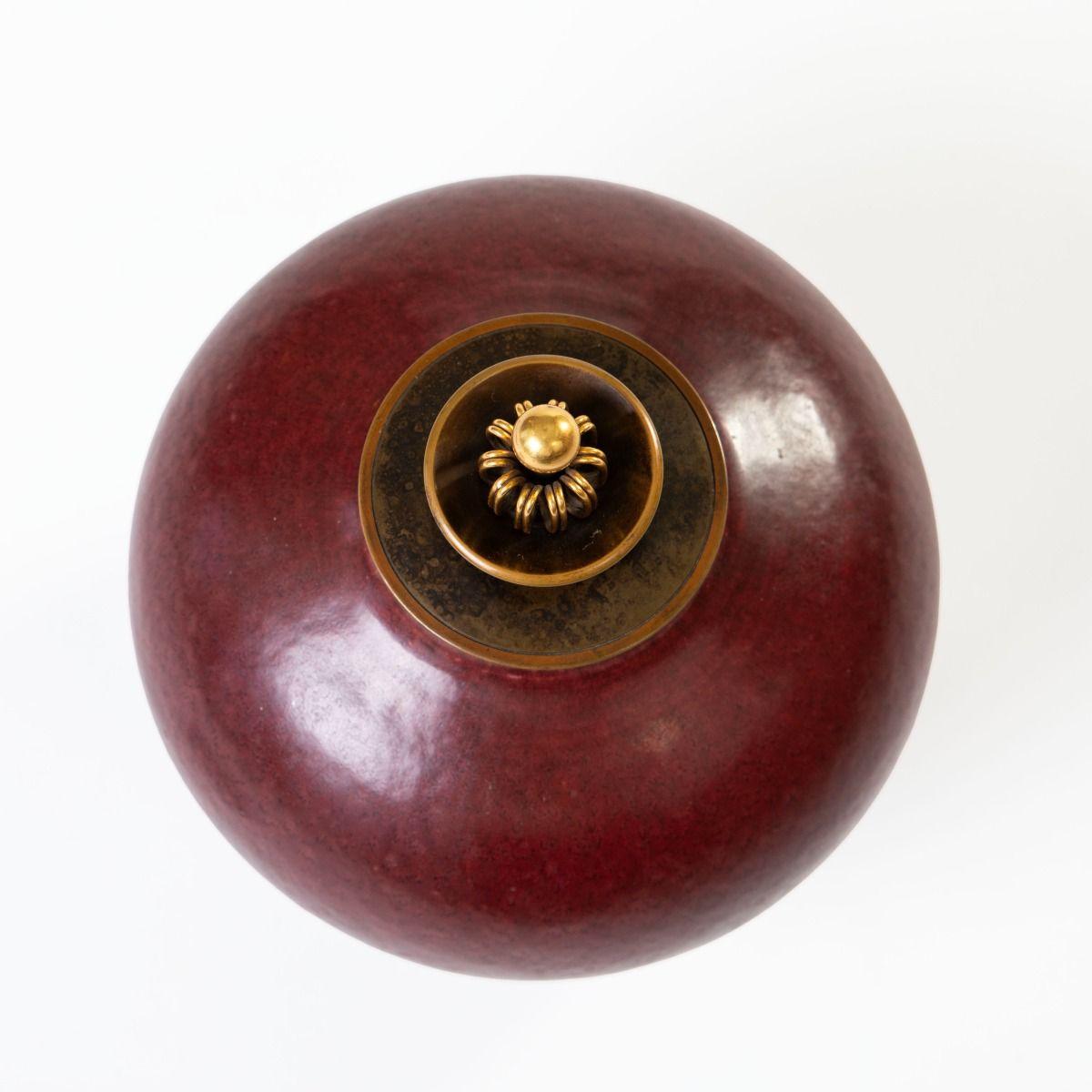 Gefäß mit Deckel und Oxblood-Glasur von Kresten Bloch & Knud Andersen für Royal Cph (Moderne) im Angebot