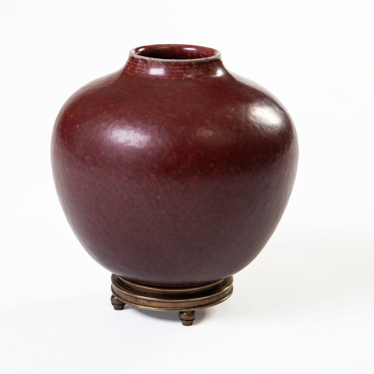 Gefäß mit Deckel und Oxblood-Glasur von Kresten Bloch & Knud Andersen für Royal Cph (Glasiert) im Angebot