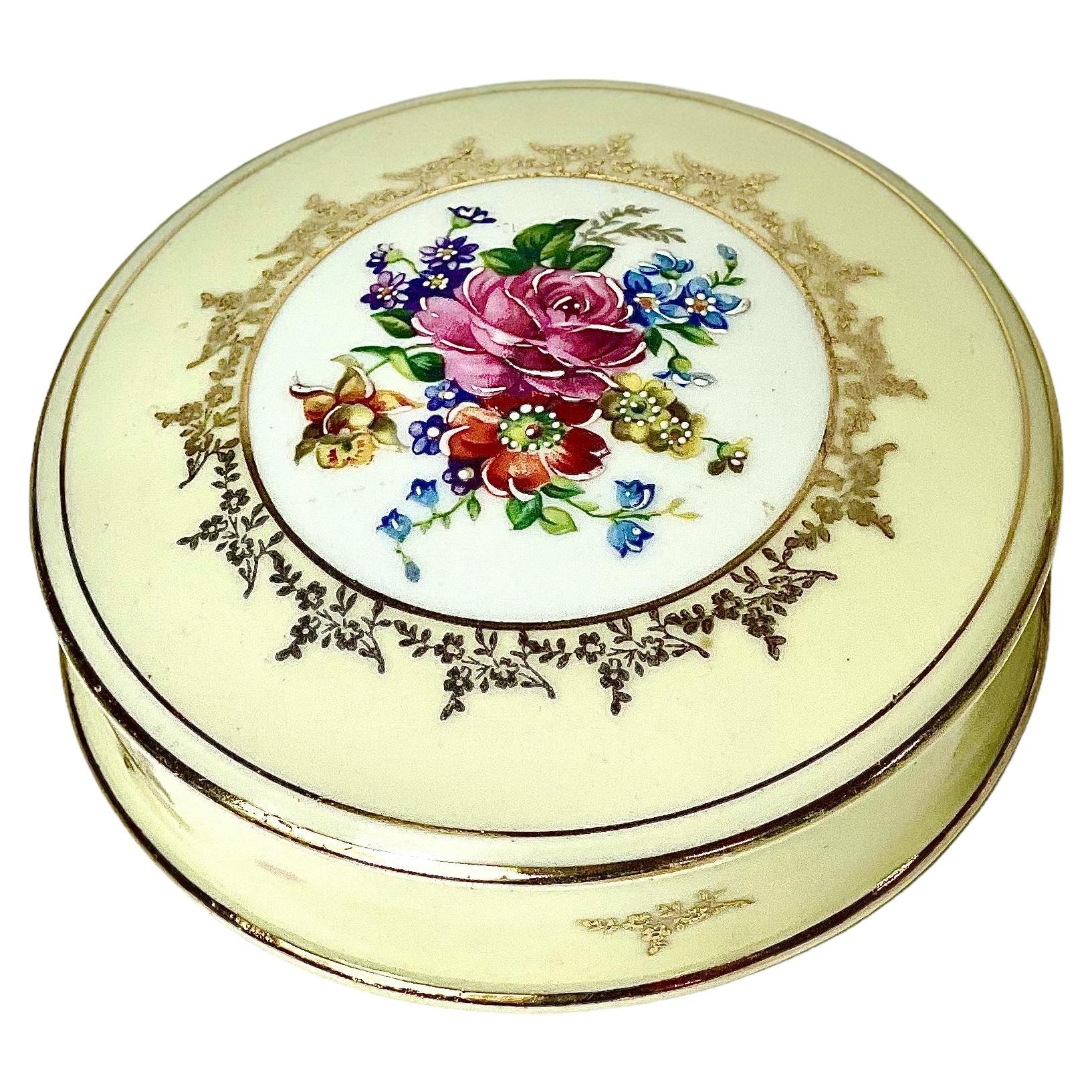 Plat à couvercle en porcelaine de Limoges à bijoux ou à bonbons