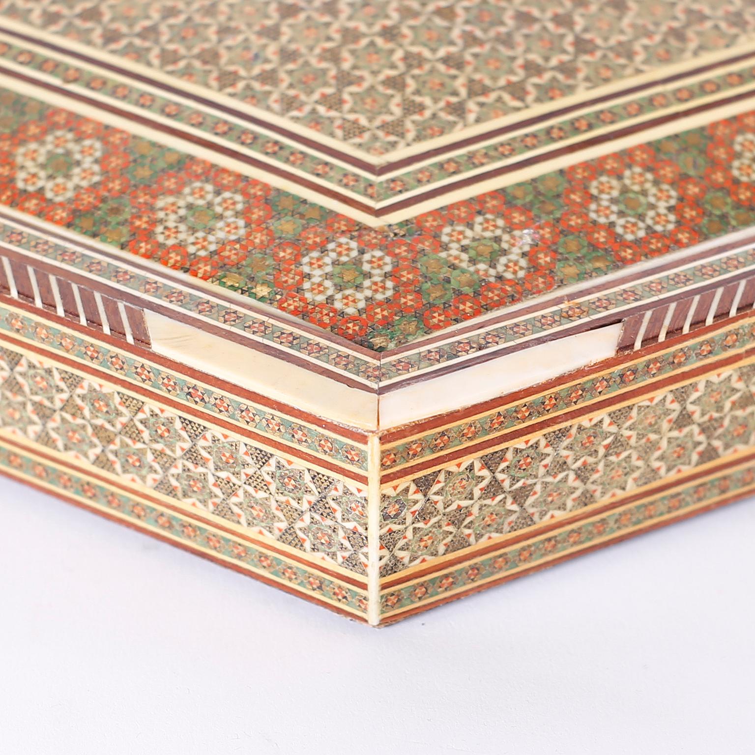 Inlay Lidded Jewelry Box with Inlaid Marquetry