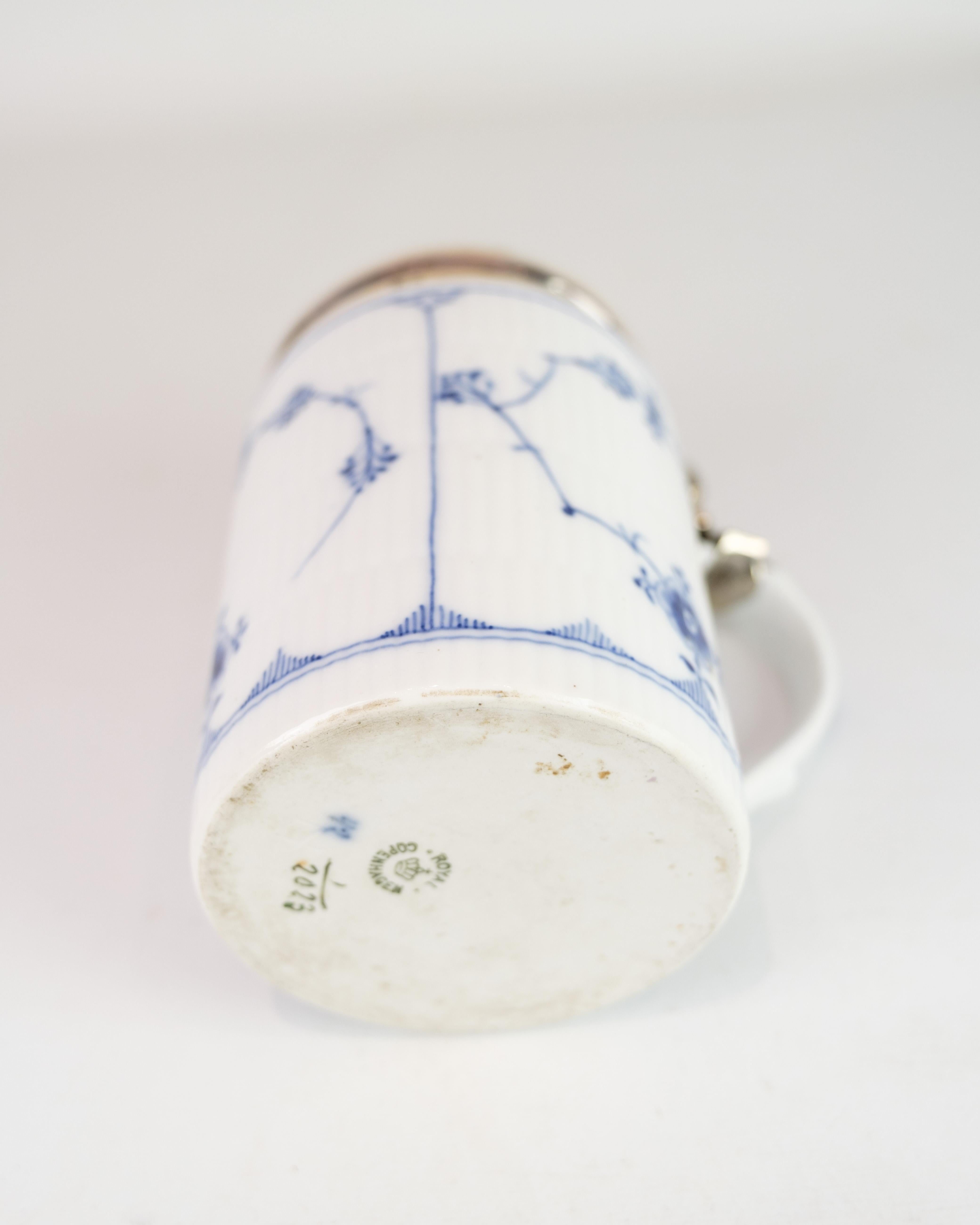Lidded Mug With Baroque Lid Model 1/2023 Made In Porcelain By Royal Copenhagen For Sale 4