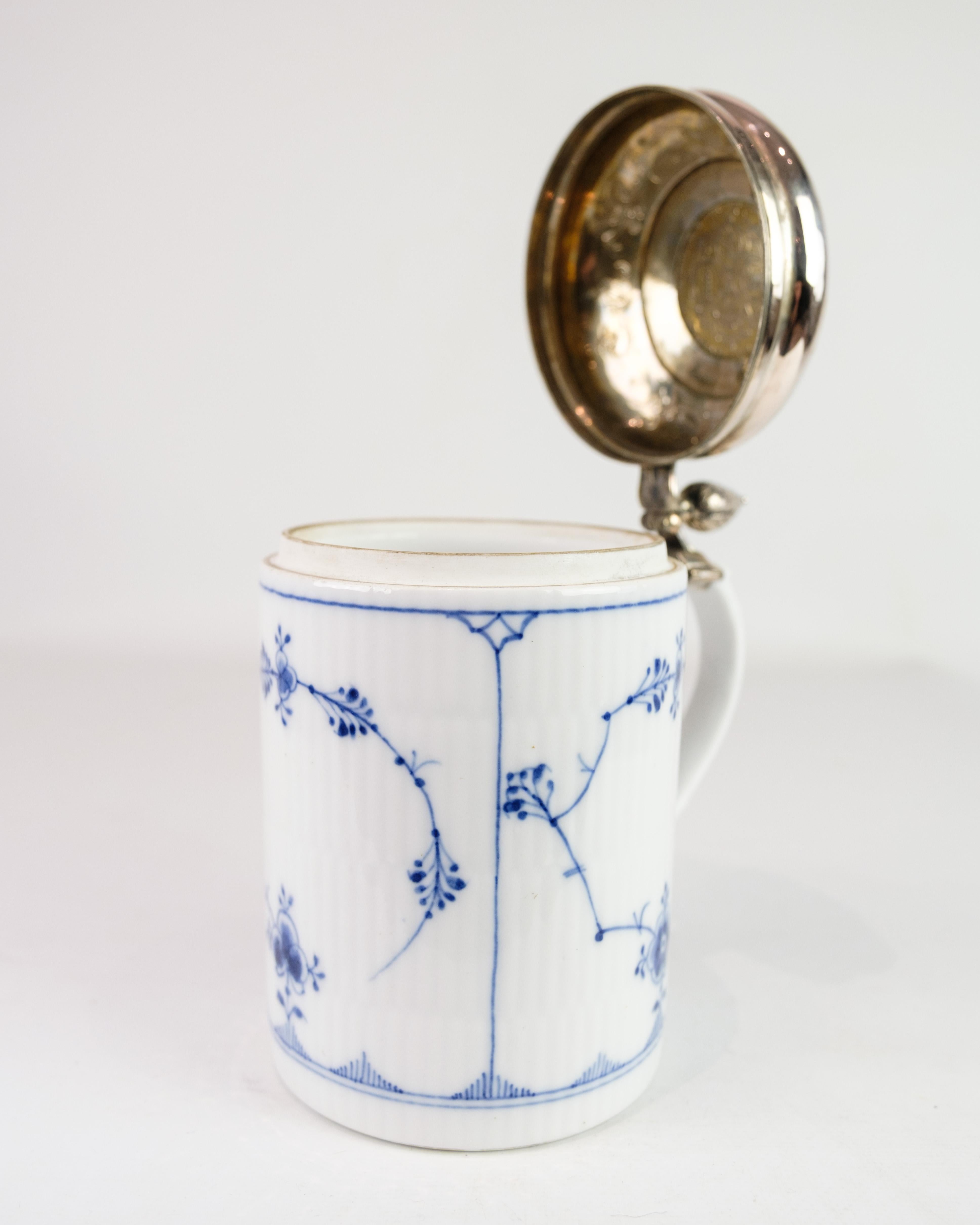 Lidded Mug With Baroque Lid Model 1/2023 Made In Porcelain By Royal Copenhagen For Sale 2