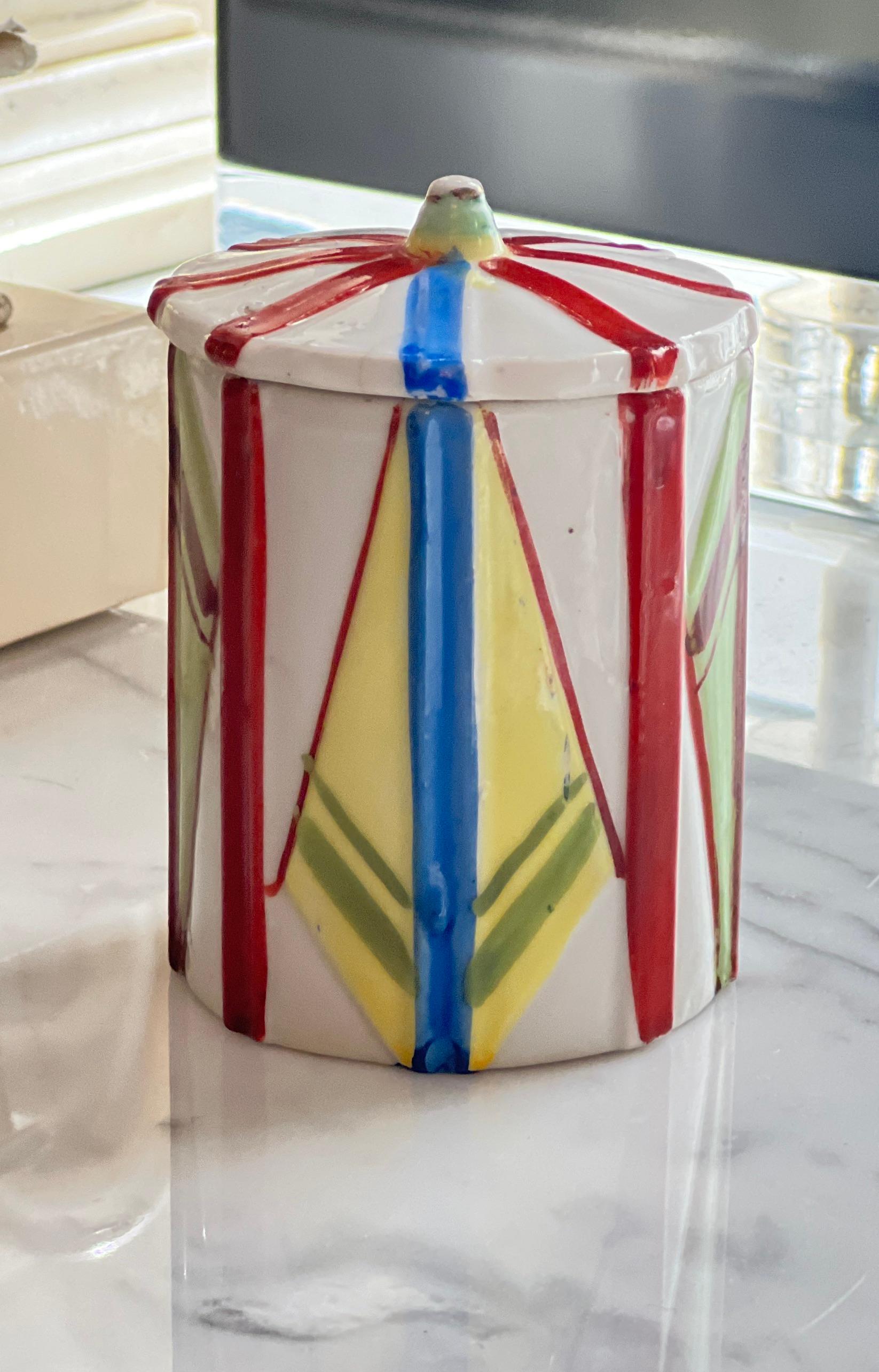 Art-Déco-Schachtel mit Deckel aus mehrfarbigem Porzellan aus Japan (20. Jahrhundert) im Angebot