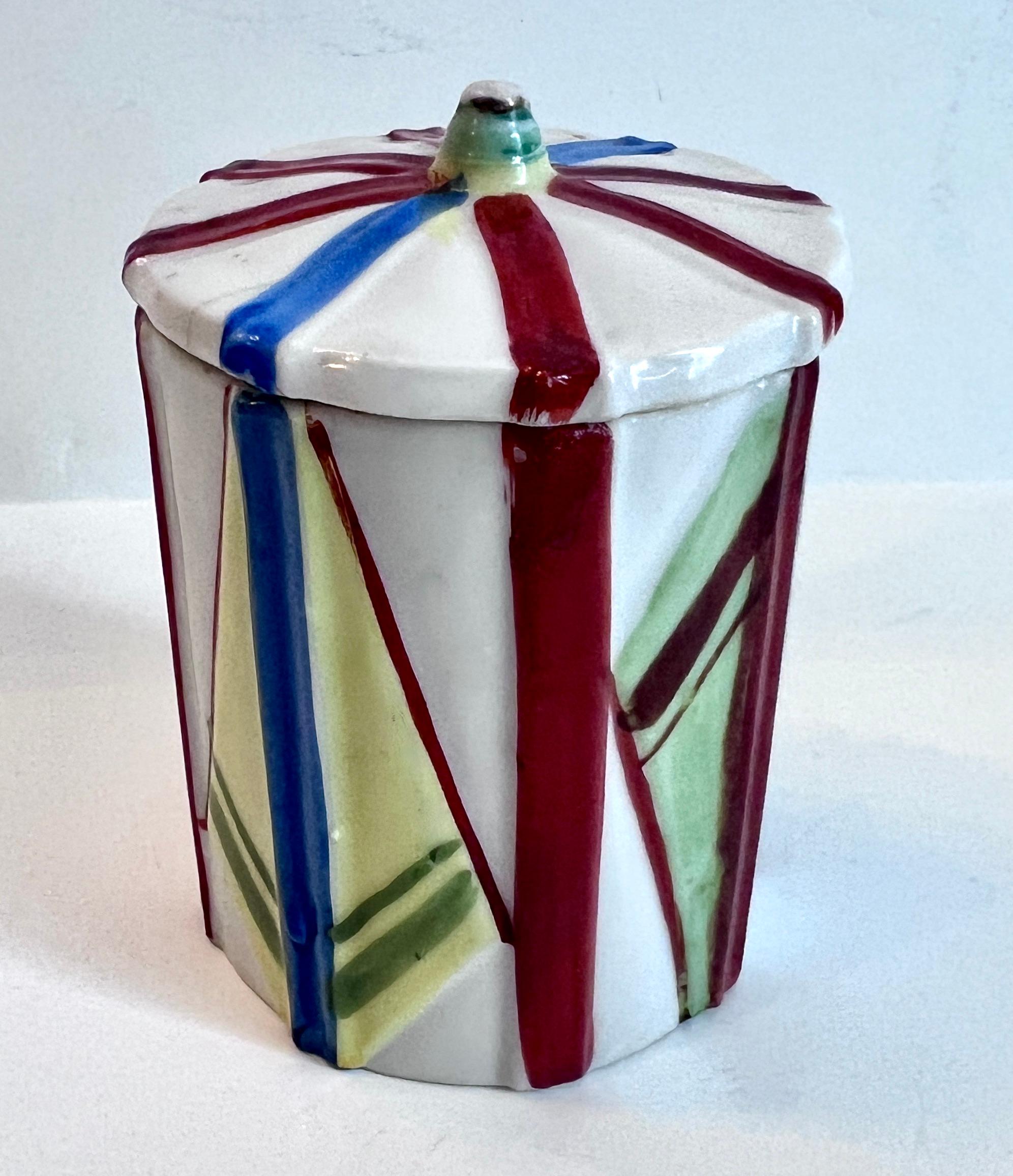 Art-Déco-Schachtel mit Deckel aus mehrfarbigem Porzellan aus Japan (Keramik) im Angebot