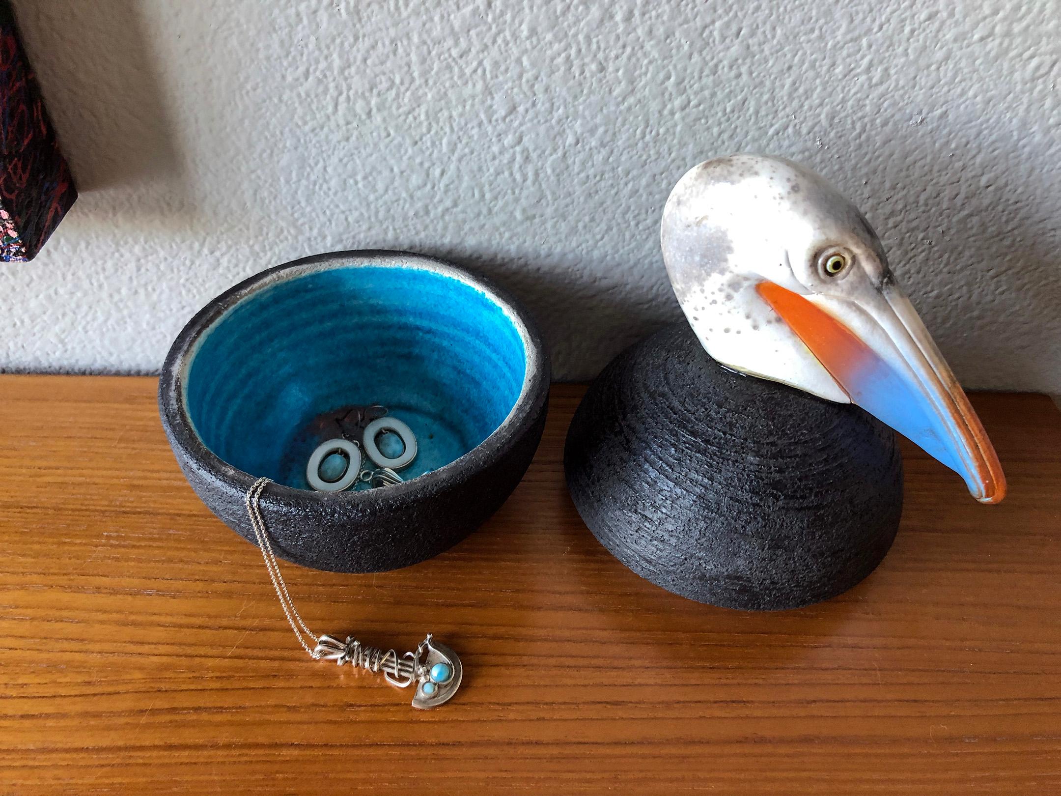 meat pottery pelican