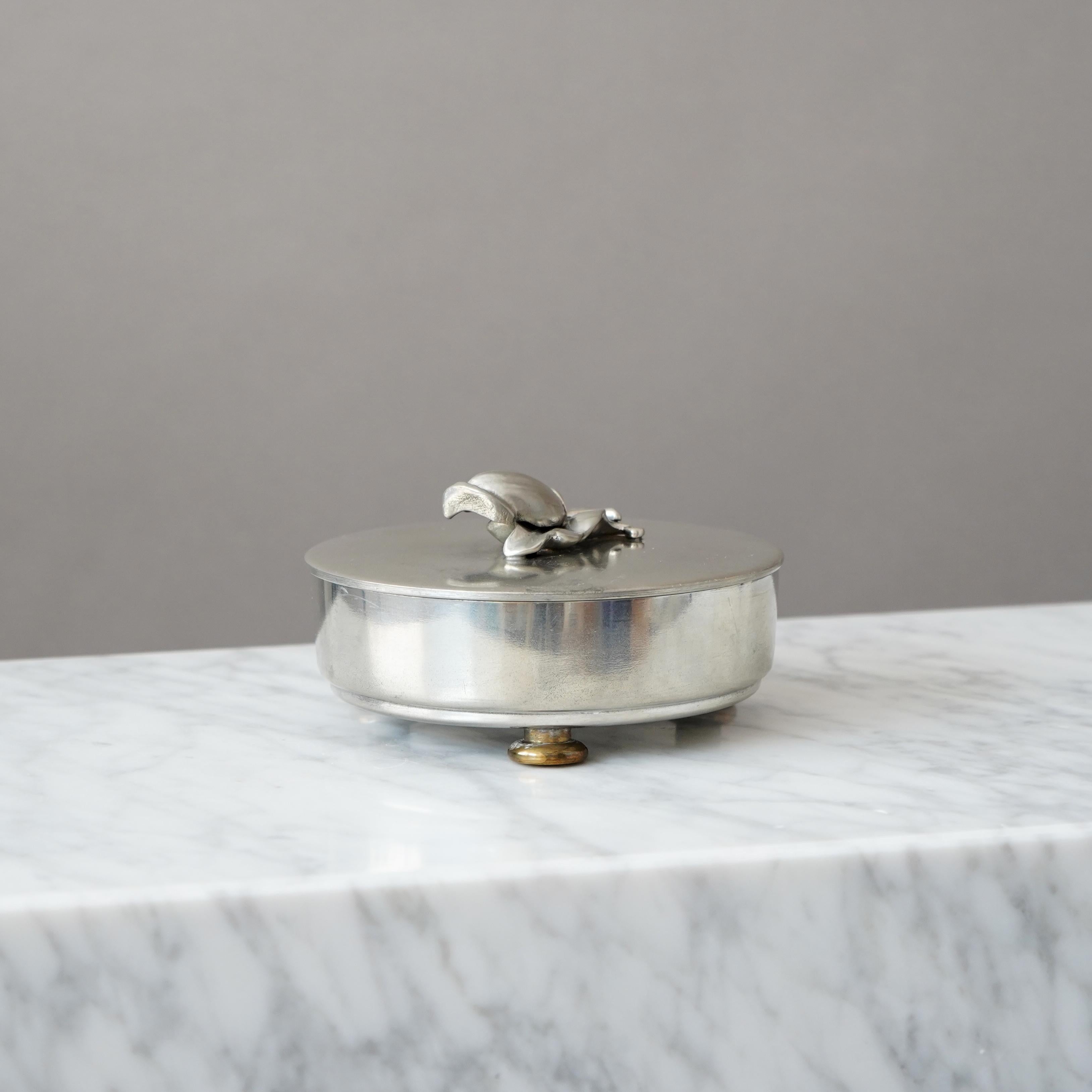 Lidded Pewter and Brass Jewelry Box by SVM Svenska Metallverken, Sweden, 1930s. en vente 3