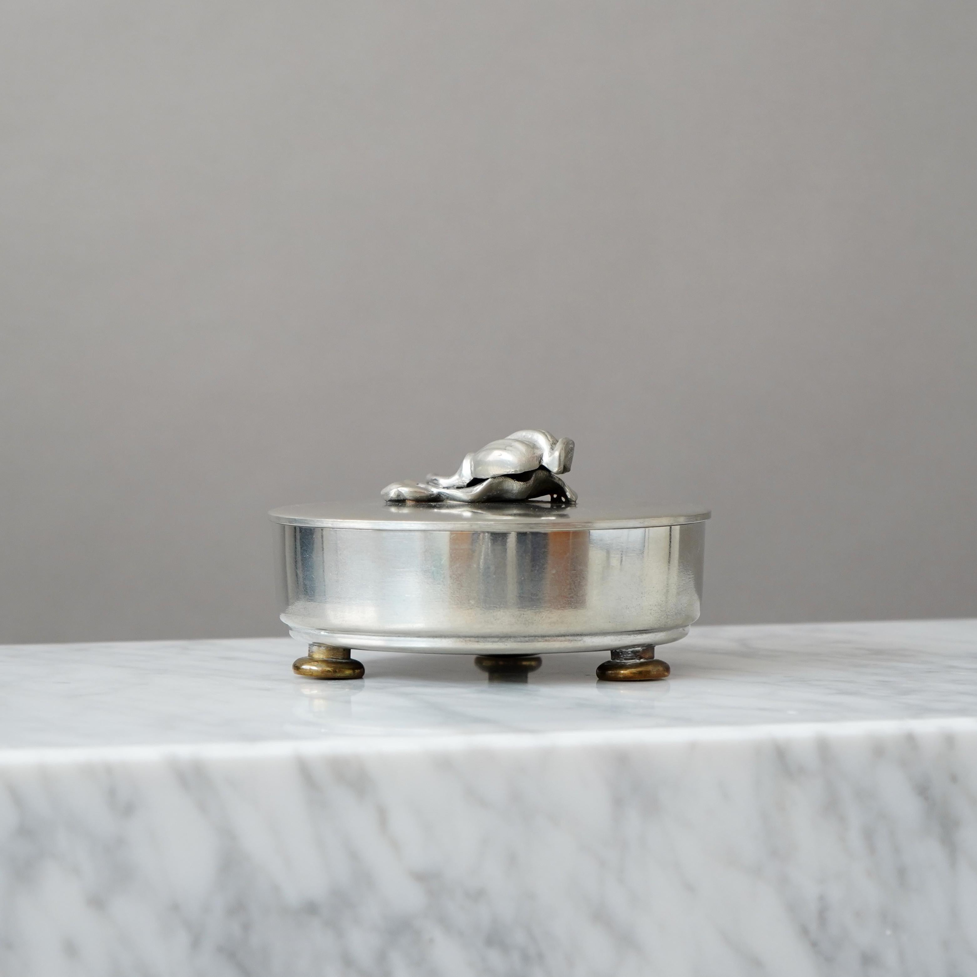Suédois Lidded Pewter and Brass Jewelry Box by SVM Svenska Metallverken, Sweden, 1930s. en vente
