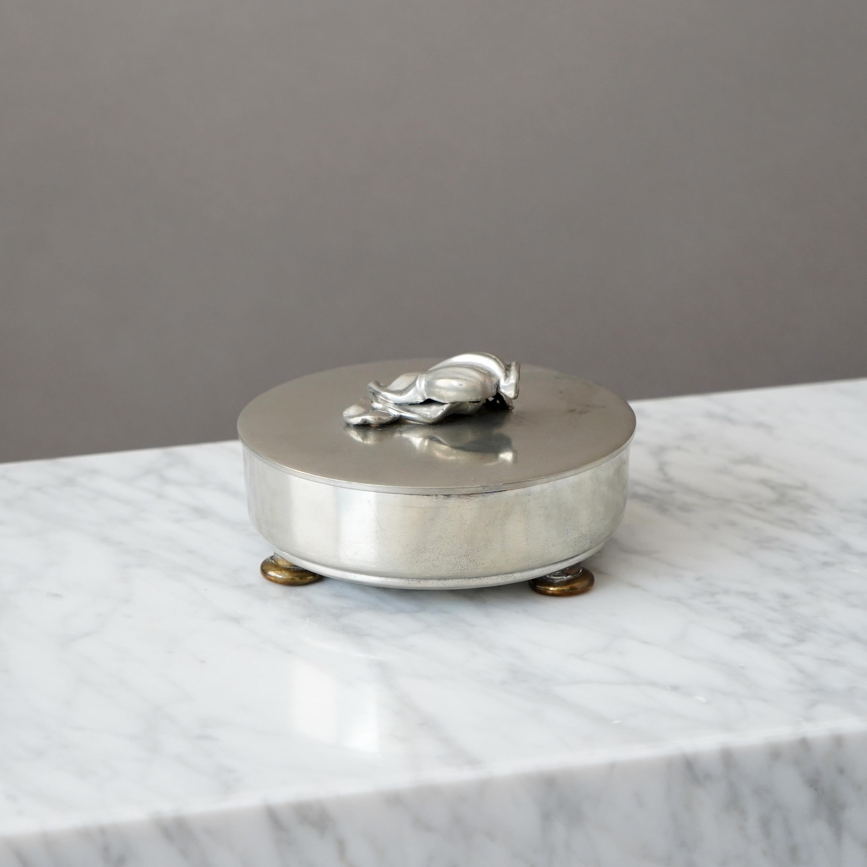 Lidded Pewter and Brass Jewelry Box by SVM Svenska Metallverken, Sweden, 1930s. Bon état - En vente à Malmö, SE
