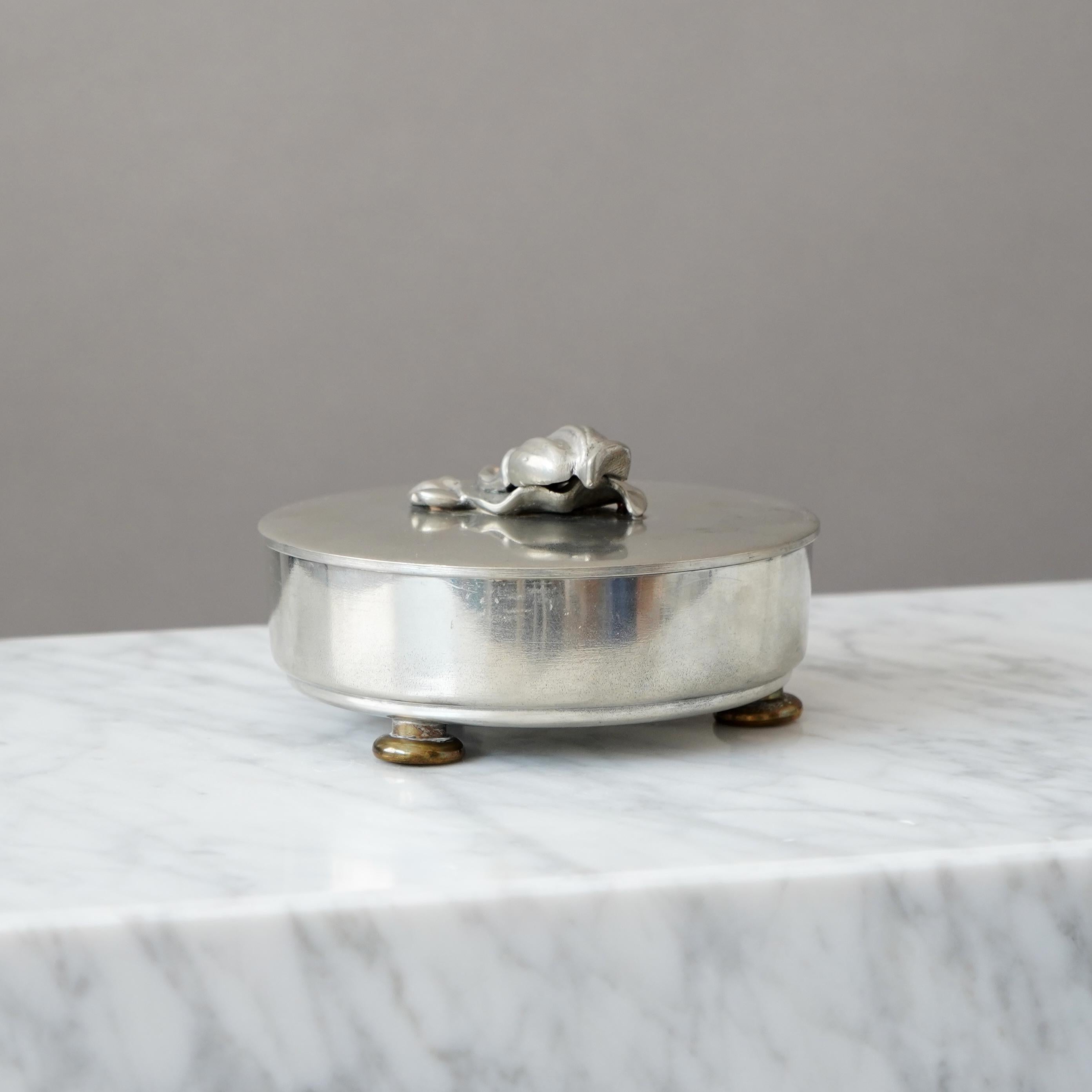 Lidded Pewter and Brass Jewelry Box by SVM Svenska Metallverken, Sweden, 1930s. en vente 1