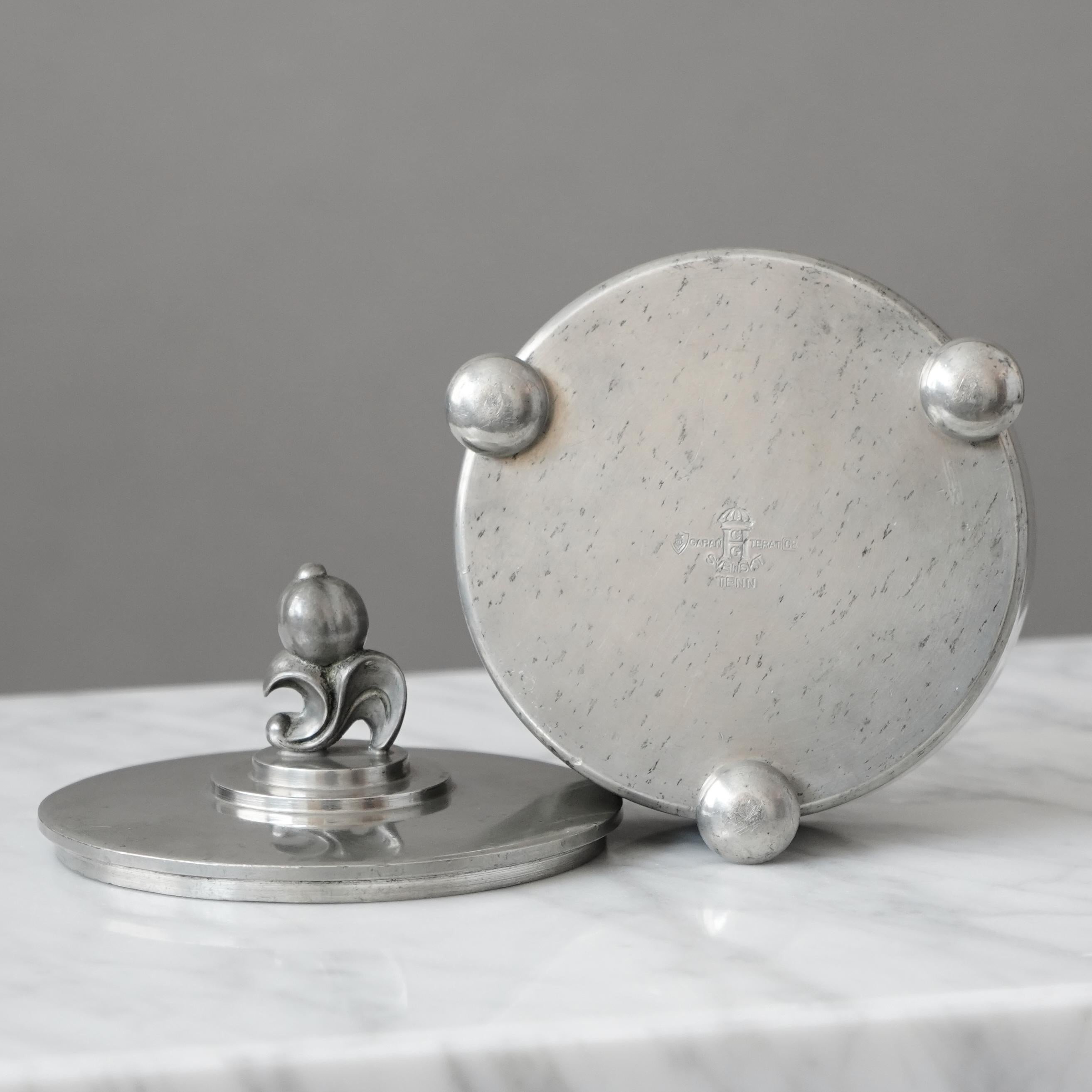 Lidded Pewter Box by CG Hallberg, Sweden, 1929. Svenskt Tenn. Swedish Grace. im Angebot 2