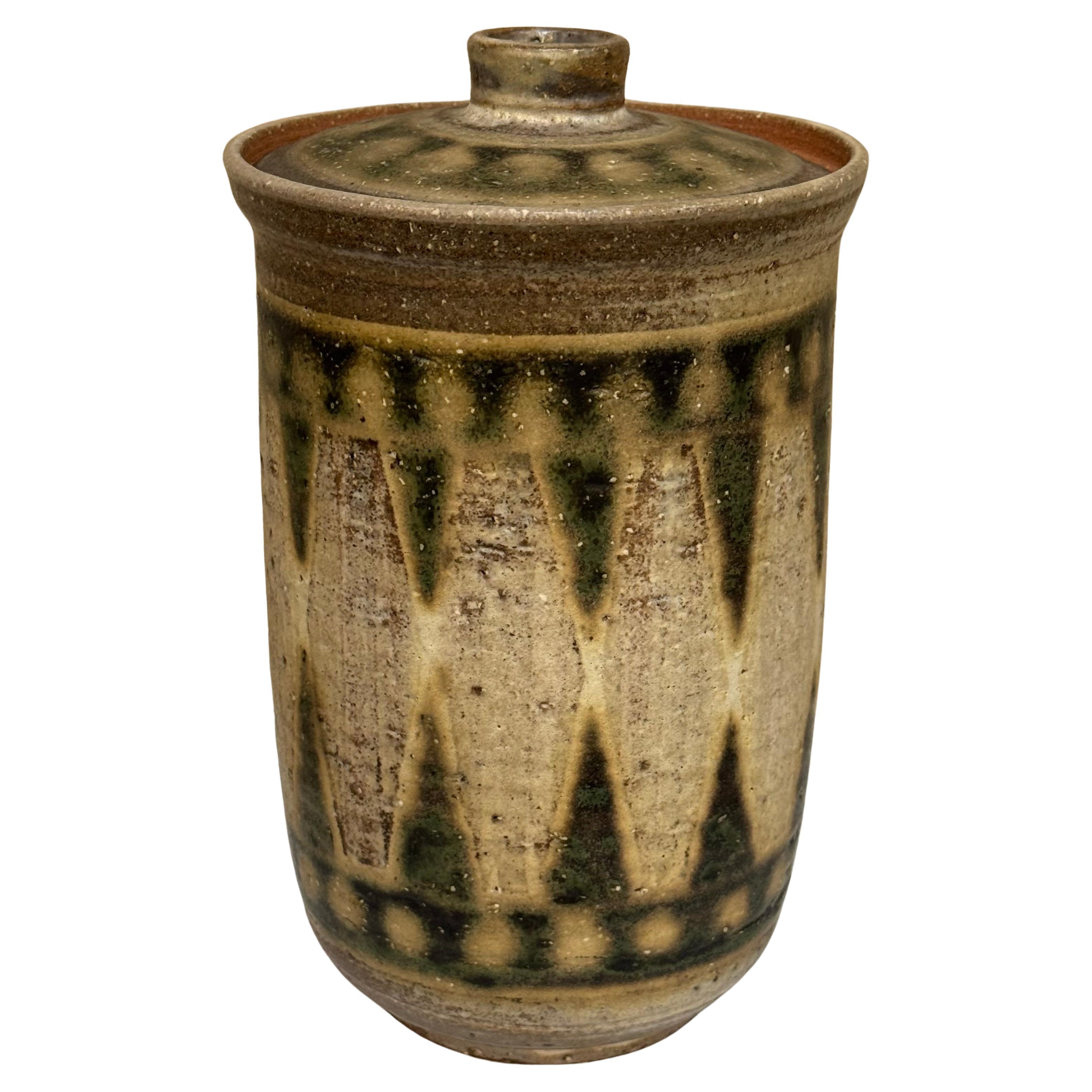 Vaso con coperchio dell'artista californiano dello Studio A. Kim in vendita