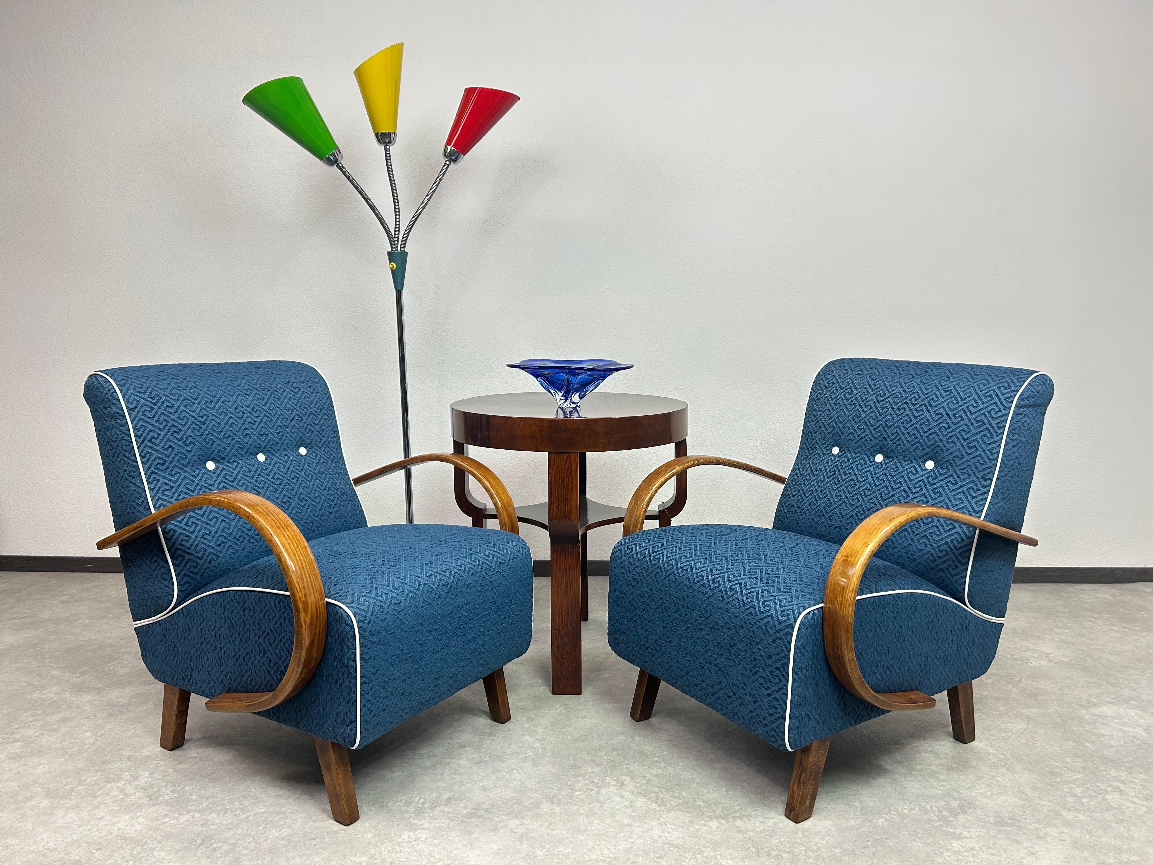 Lidokov floor lamp S102 in perfect original condition with new handmade lampshades.
