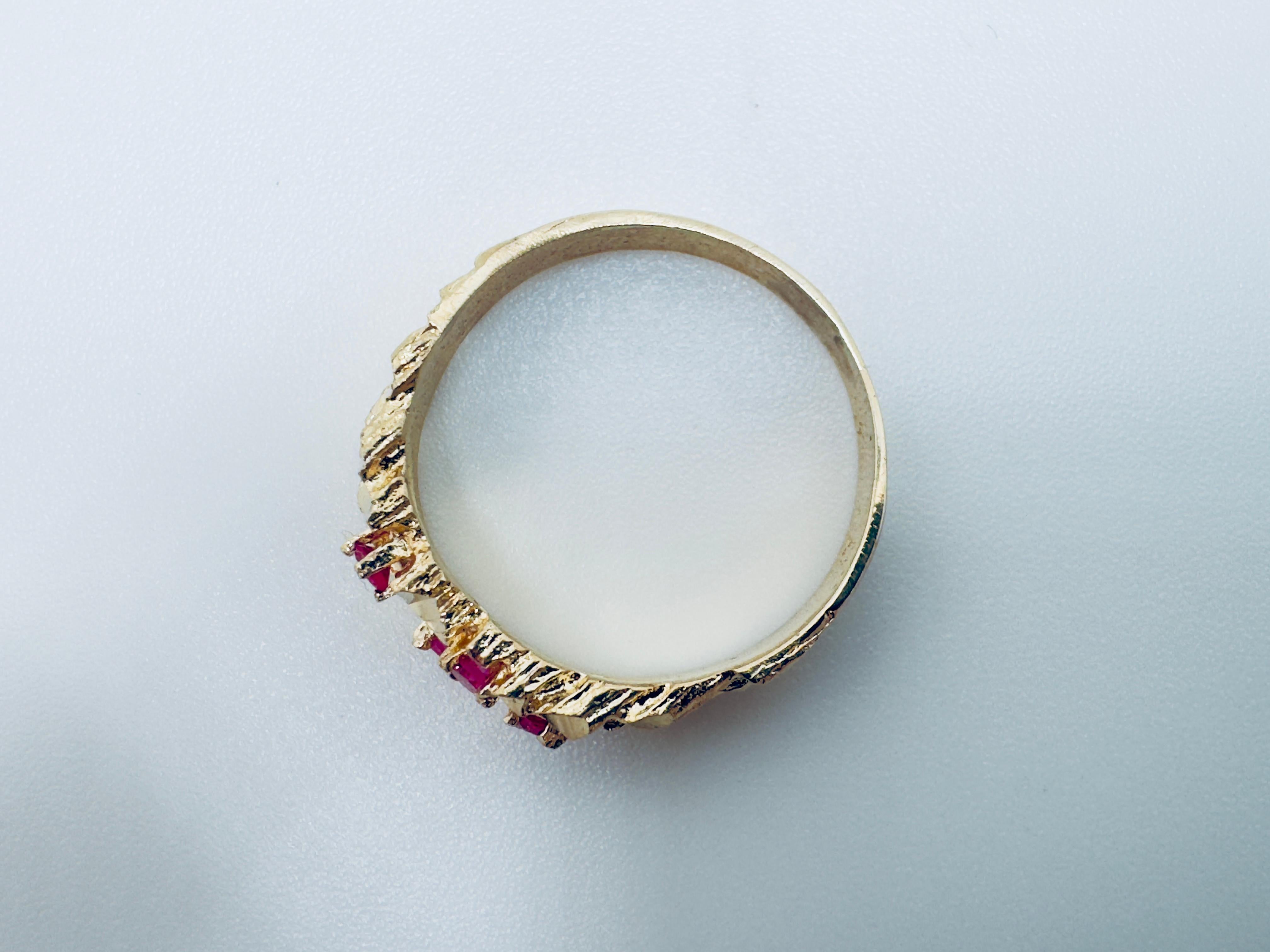 Lids-Style Nugget Ring mit Rubinen im Zustand „Gut“ im Angebot in Palm Desert, CA