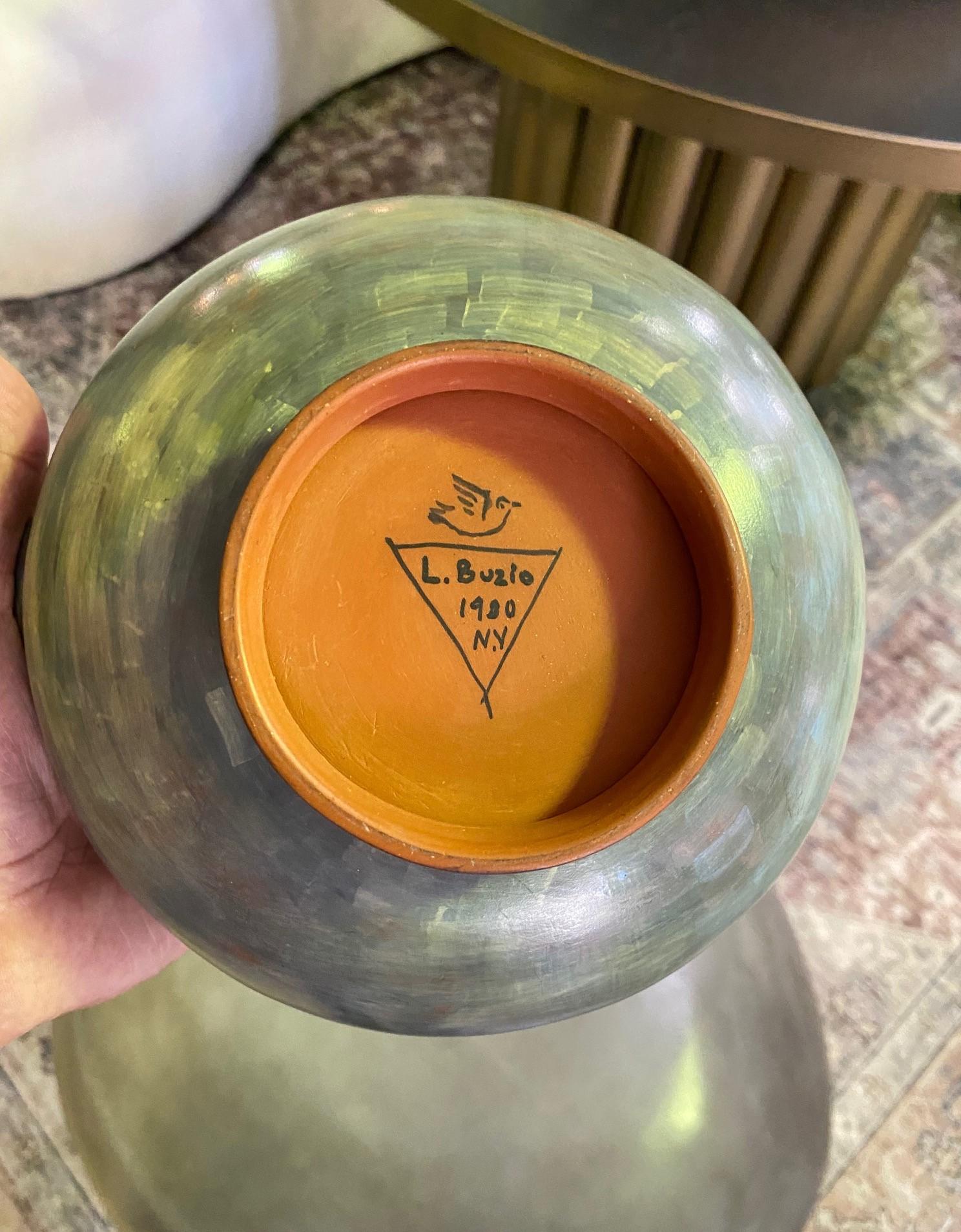 Lidya Buzio firmata dall'artista newyorkese, vaso in ceramica dipinto a mano, 1980 in vendita 6