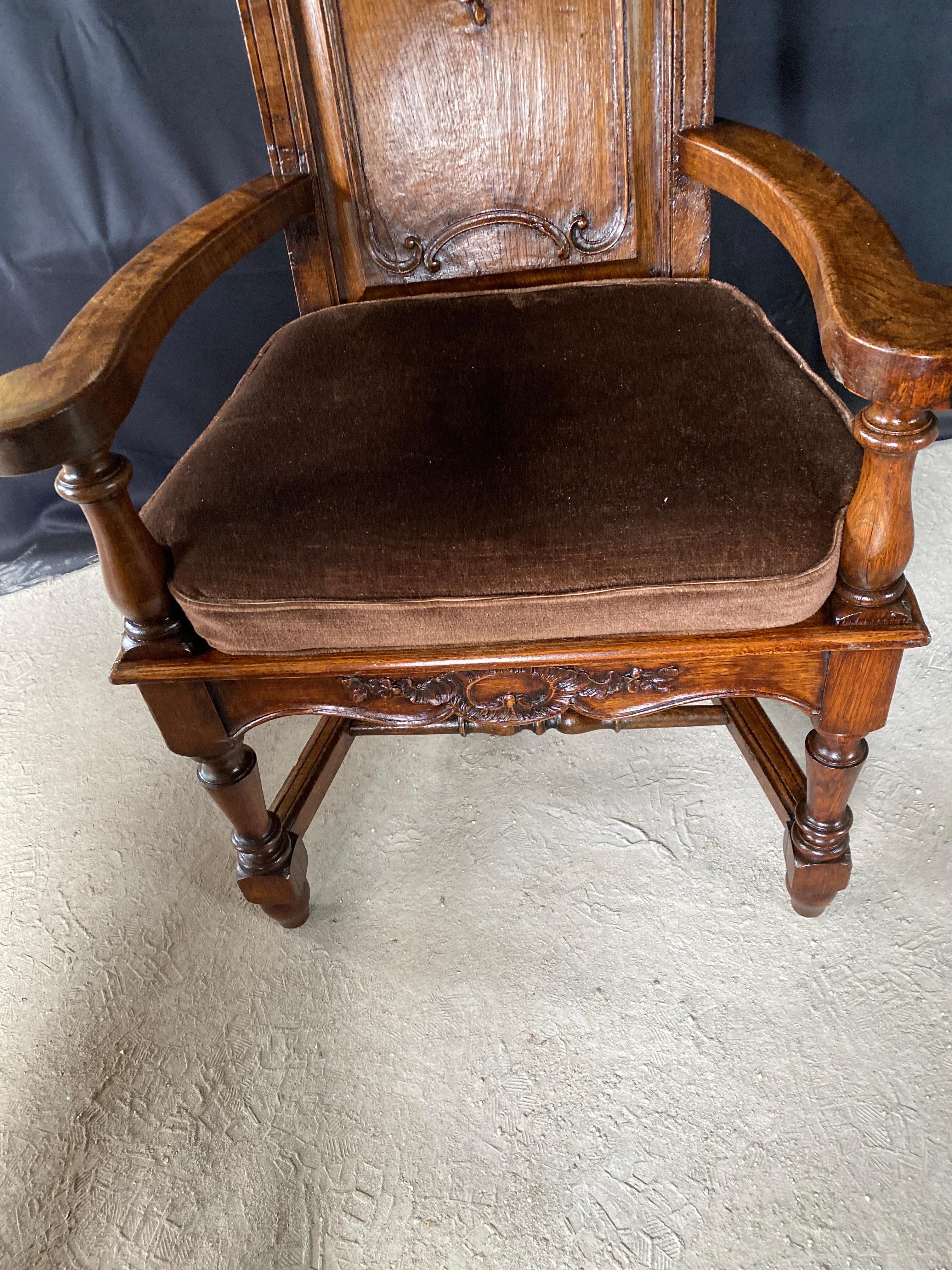 Liège armchair dating from the 19th century, pretty sculpture  For Sale 3