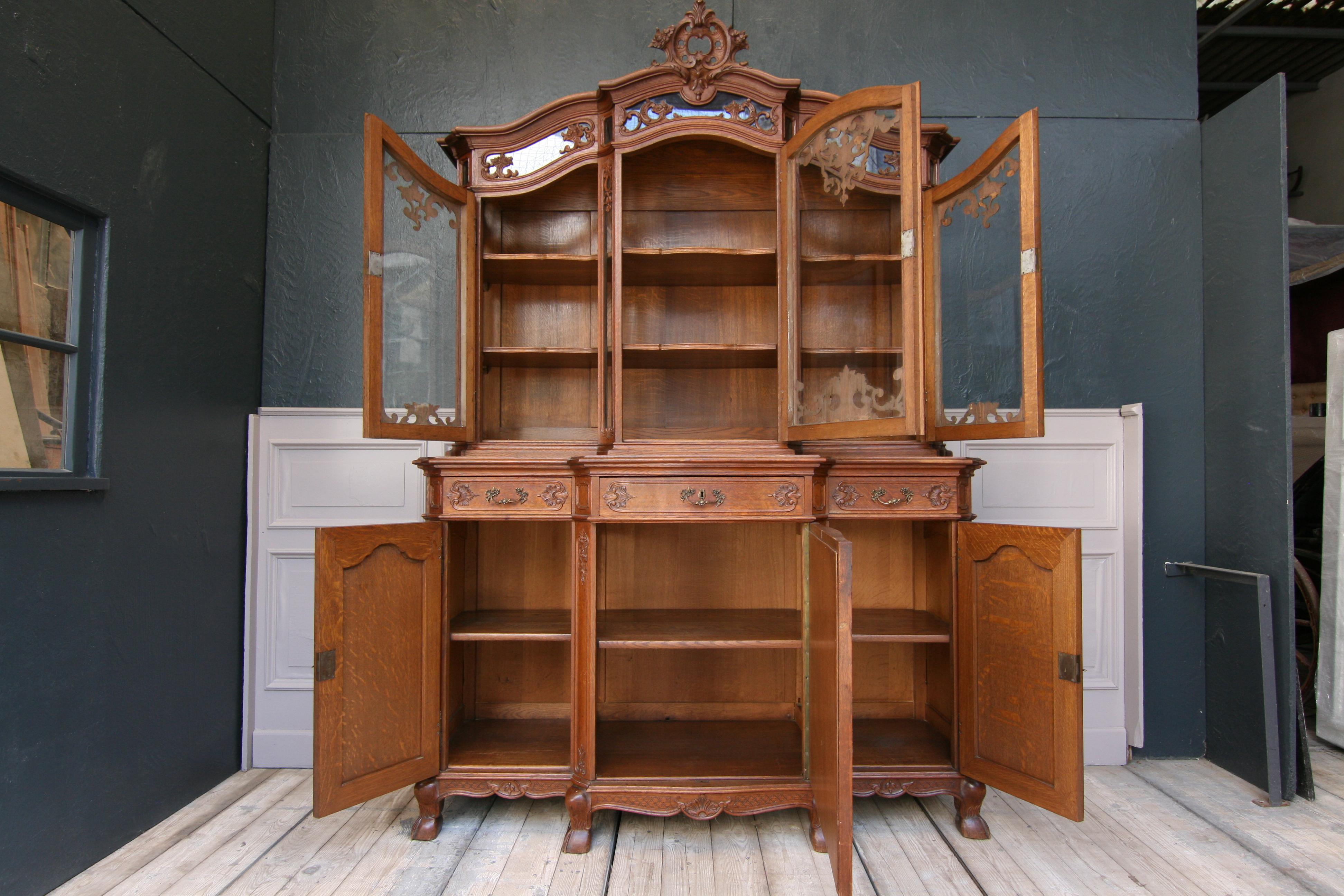 Art Nouveau Liegeois Buffet Cabinet Made of Oak, circa 1910