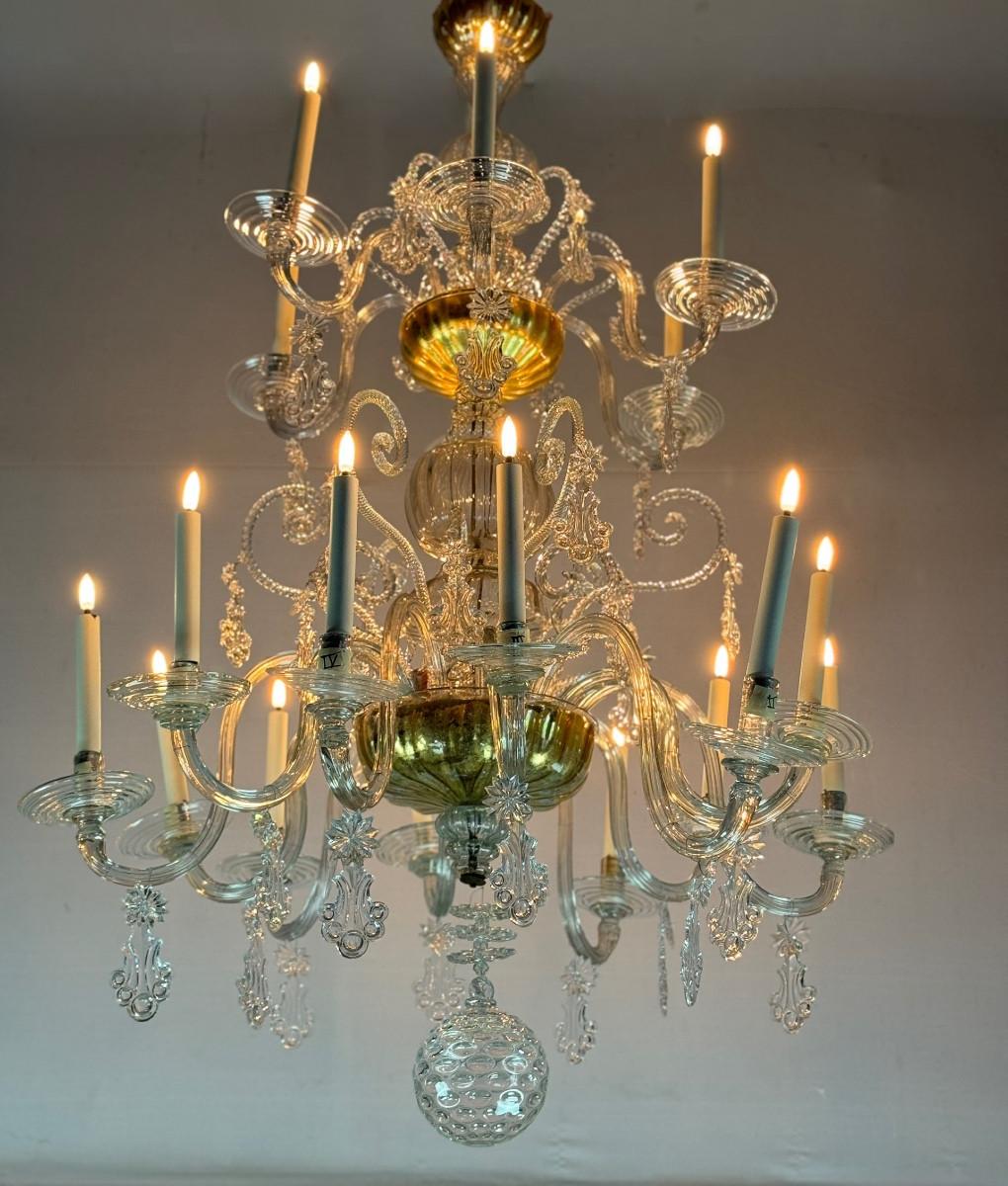 Liégeois Chandelier In Blown Glass, Two Levels Of Light Arms, 18th Century For Sale 7