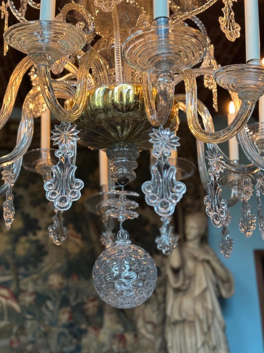 Italian Liégeois Chandelier In Blown Glass, Two Levels Of Light Arms, 18th Century For Sale