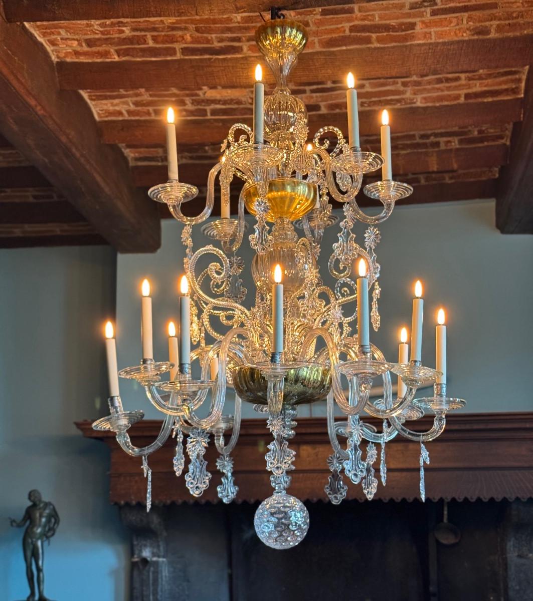 Liégeois Chandelier In Blown Glass, Two Levels Of Light Arms, 18th Century For Sale 2
