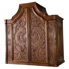 Tabernacle Liégeois en Oak finement sculpté, 18ème siècle