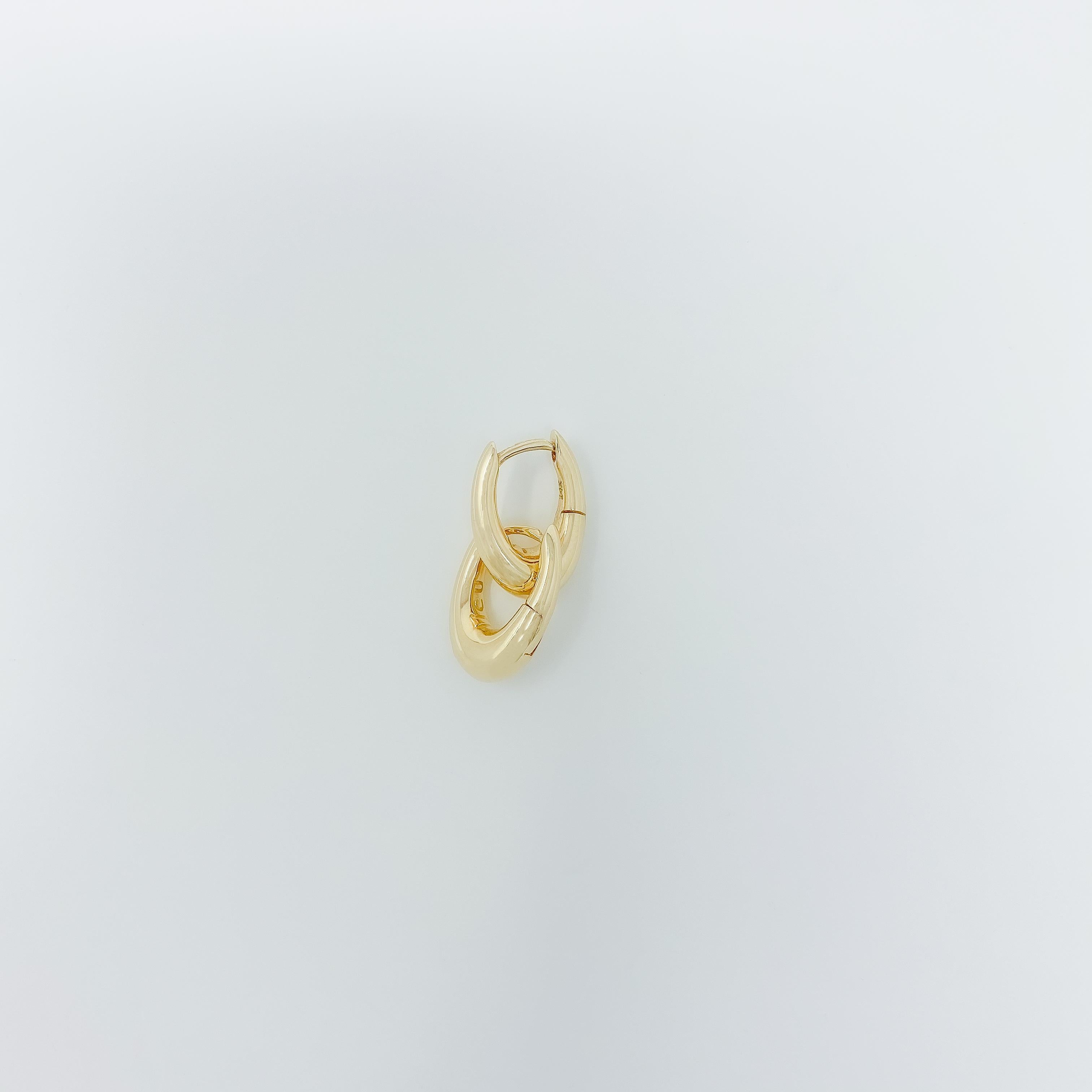 Líeu Egg Hoops in 14 Karat Yellow Gold In New Condition For Sale In Brooklyn, NY