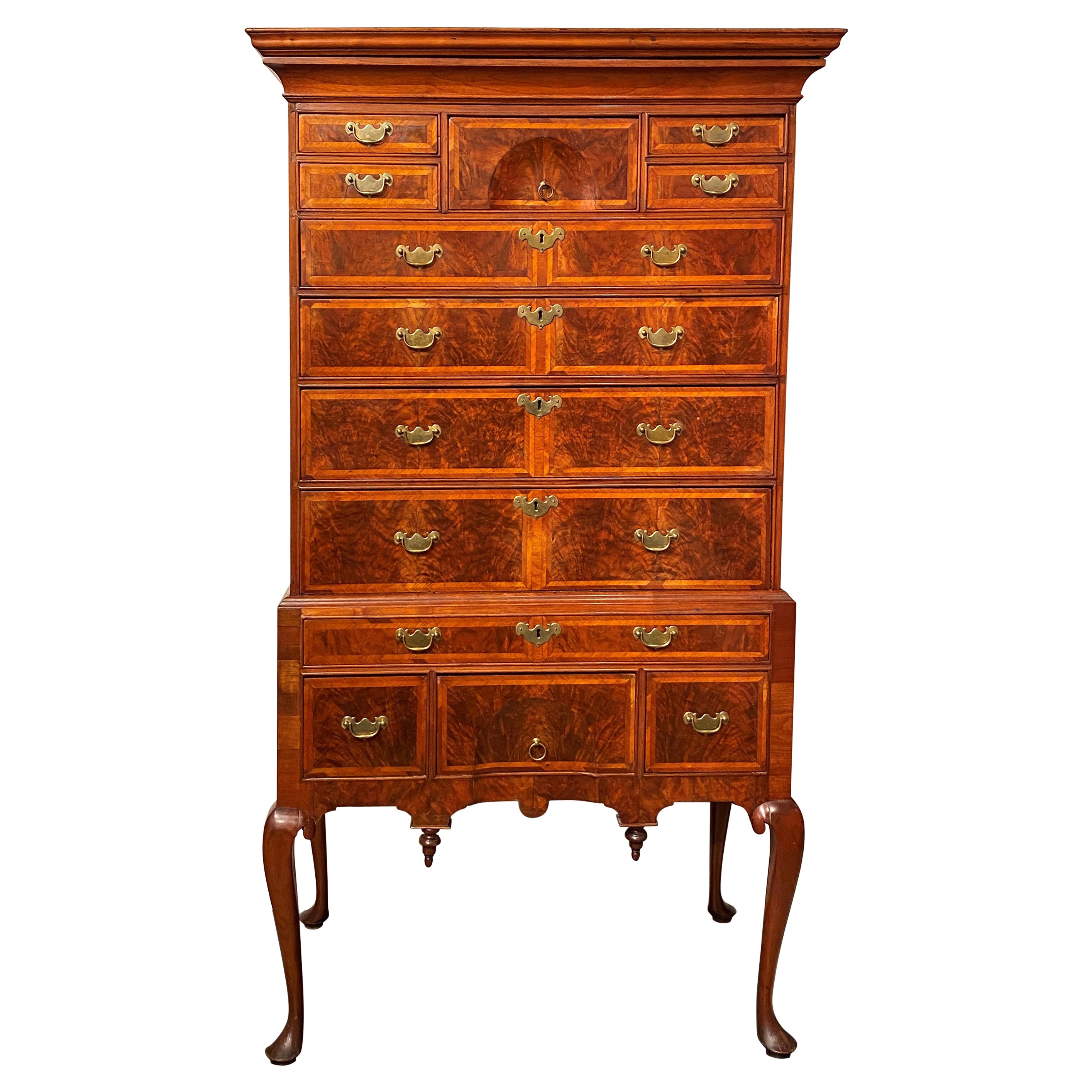 Commode haute en noyer du lieutenant Samuel Pratt, datant d'environ 1740, Boston, MA en vente