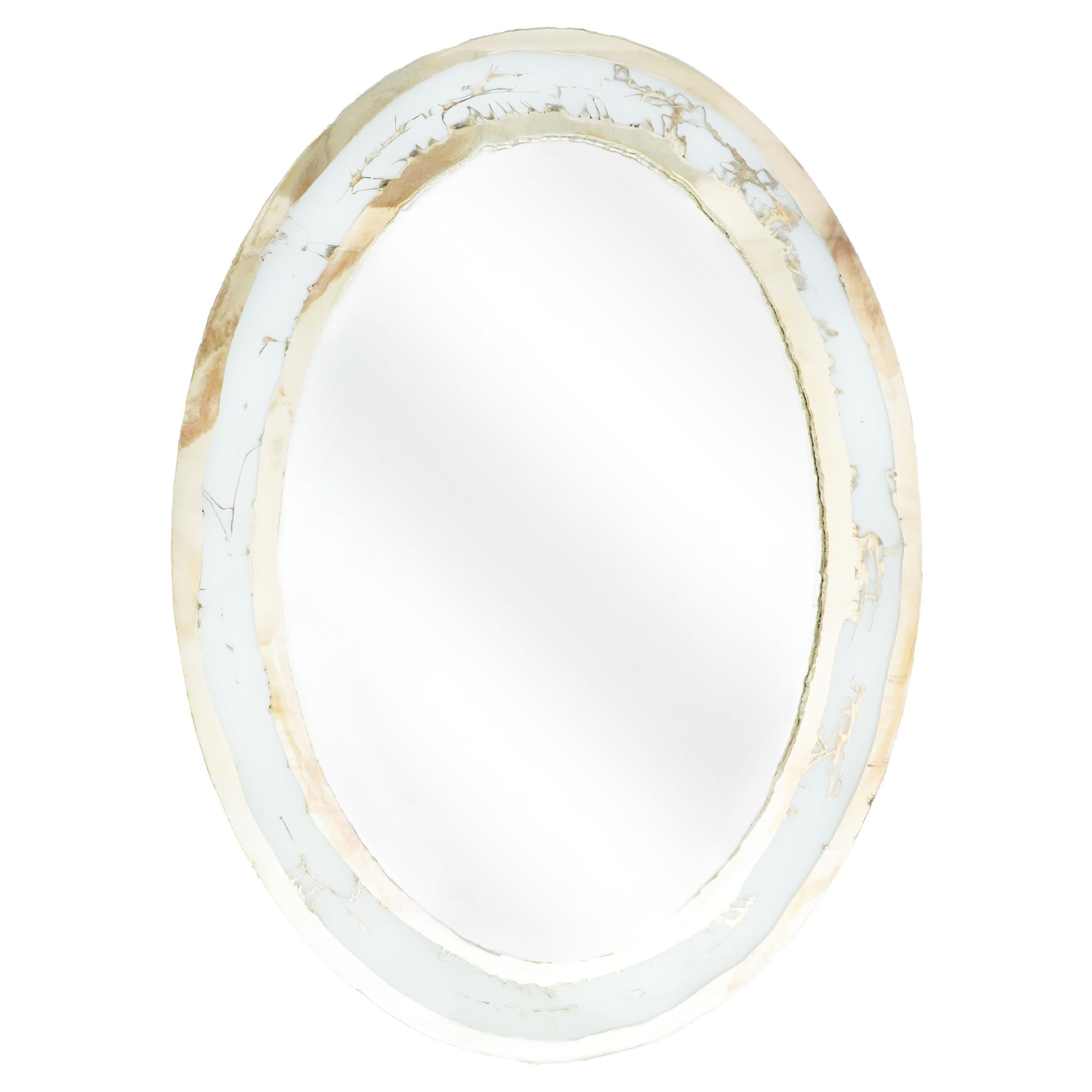 Zeitgenössischer Wandspiegel „Life“ aus weißem Glas, versilbert, zentraler Spiegel