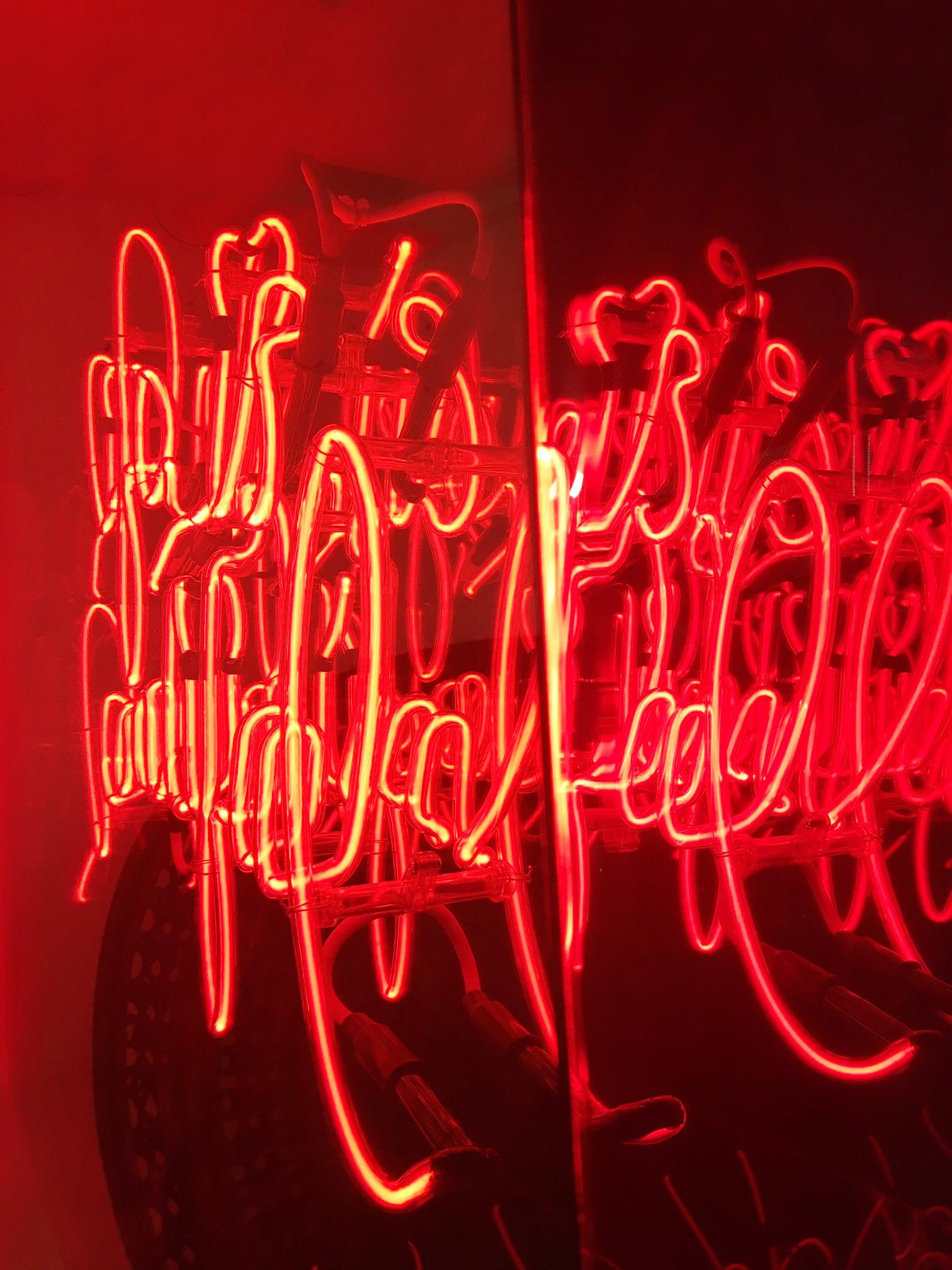 Life is Beautyful Infiny Wanddekoration Spiegel mit LED Lights im Zustand „Neu“ im Angebot in Paris, FR
