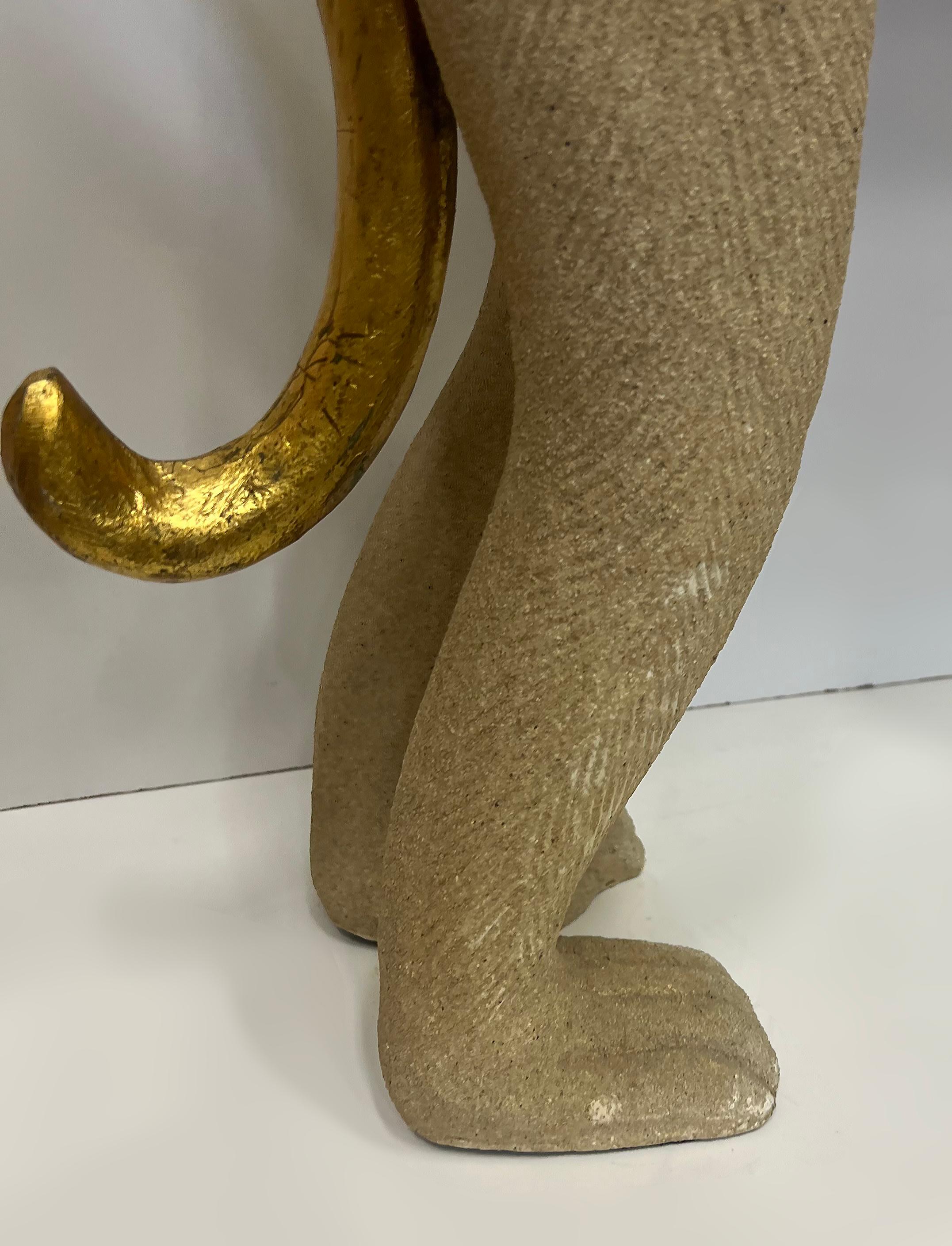 Sculpture de singe Pop-Art des années 1980 avec accents dorés en vente 5