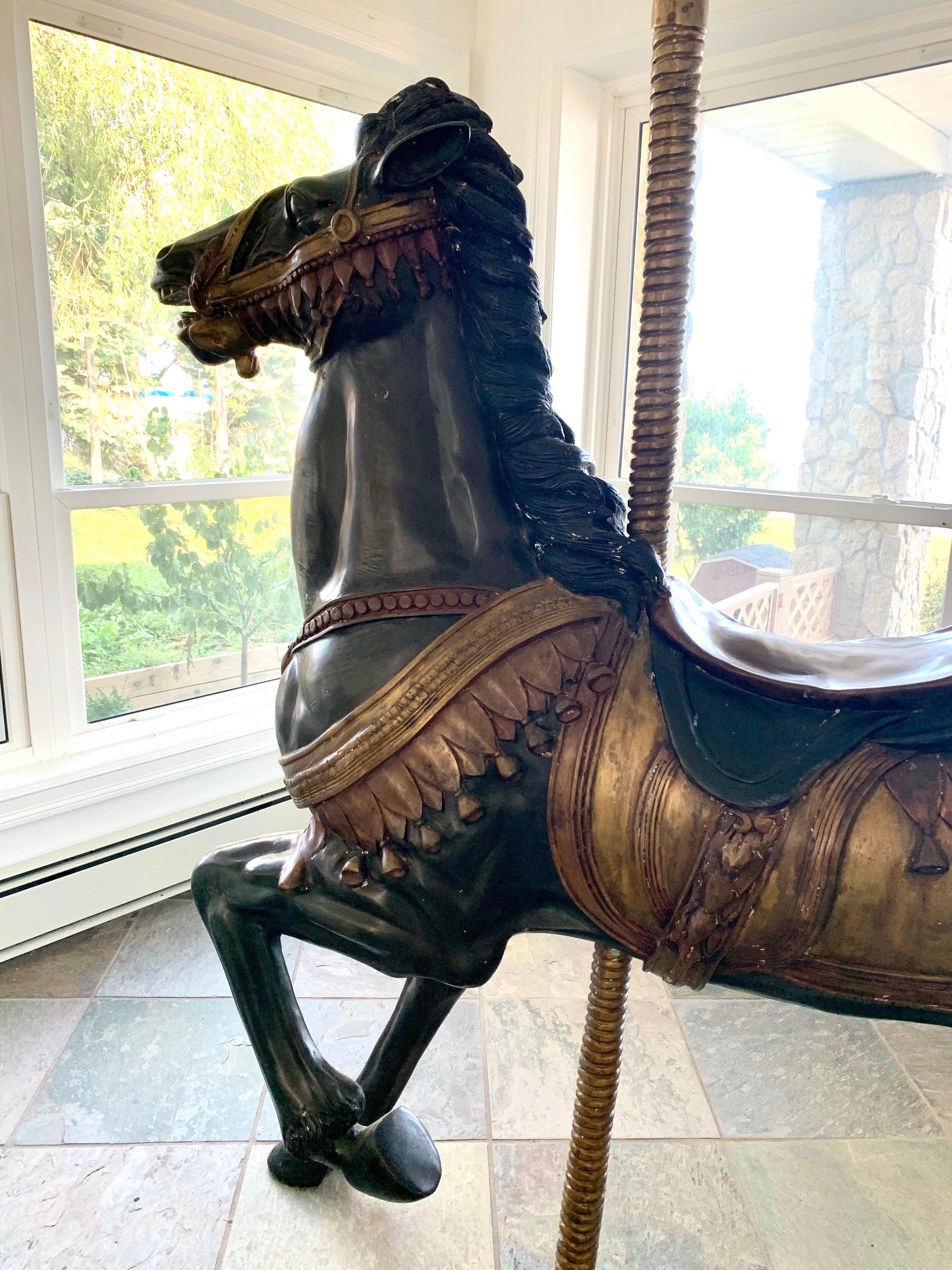 Sculpture de cheval de carrousel grandeur nature en bronze antique Bon état - En vente à West Hartford, CT