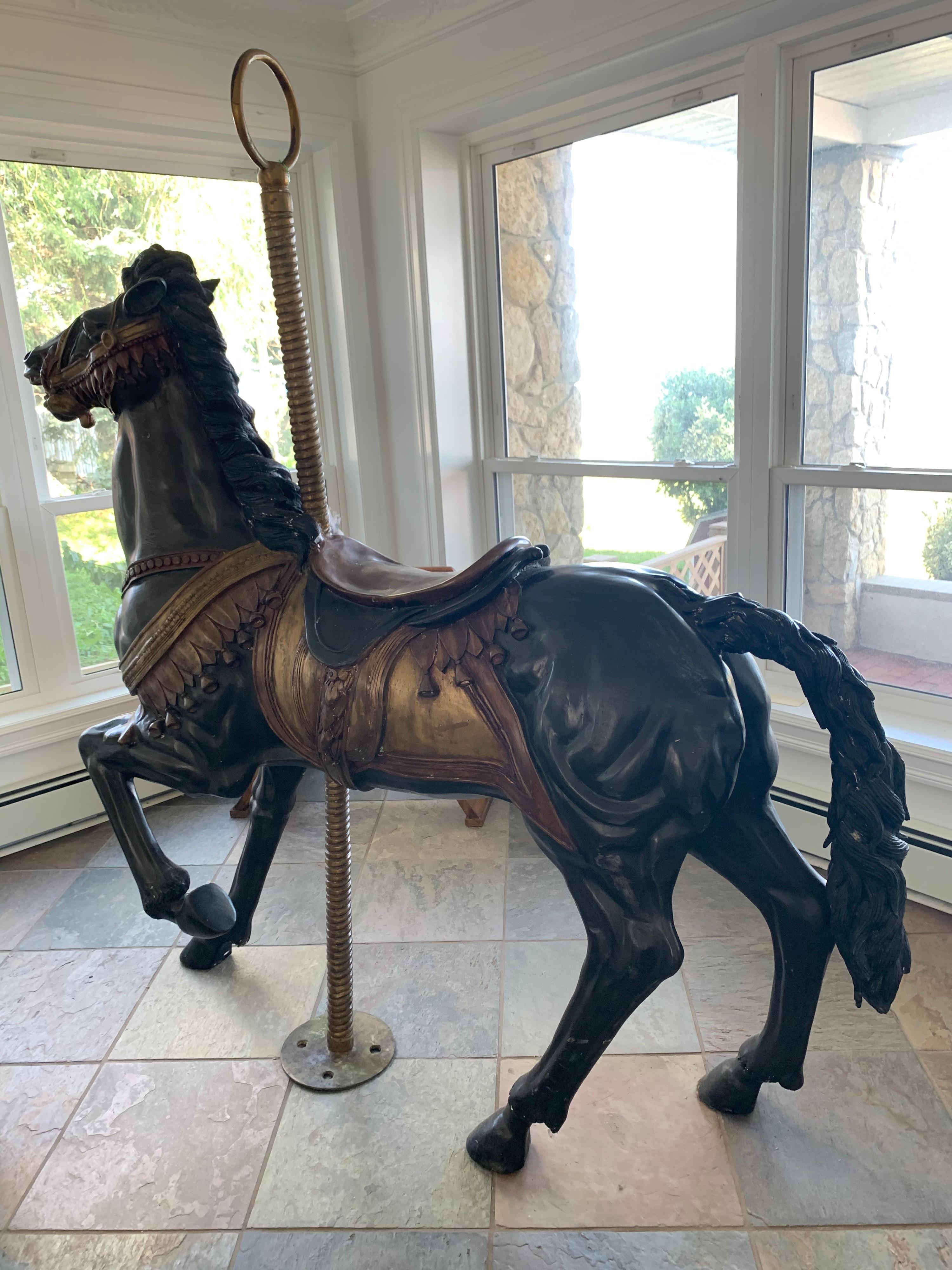 Sculpture de cheval de carrousel grandeur nature en bronze antique en vente 1