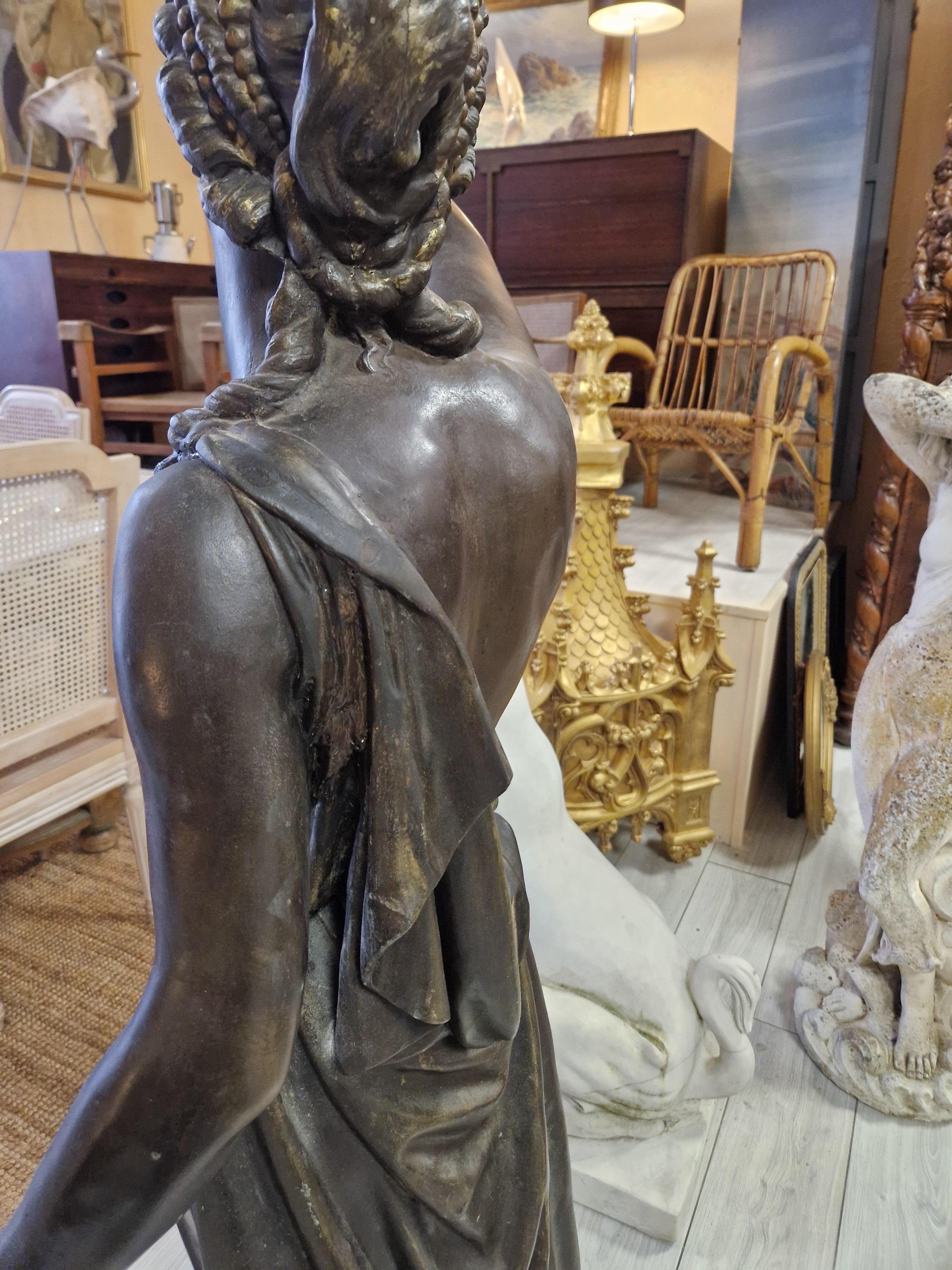 Ferro Lampada da terra antica Liberty a grandezza naturale in spelter in vendita