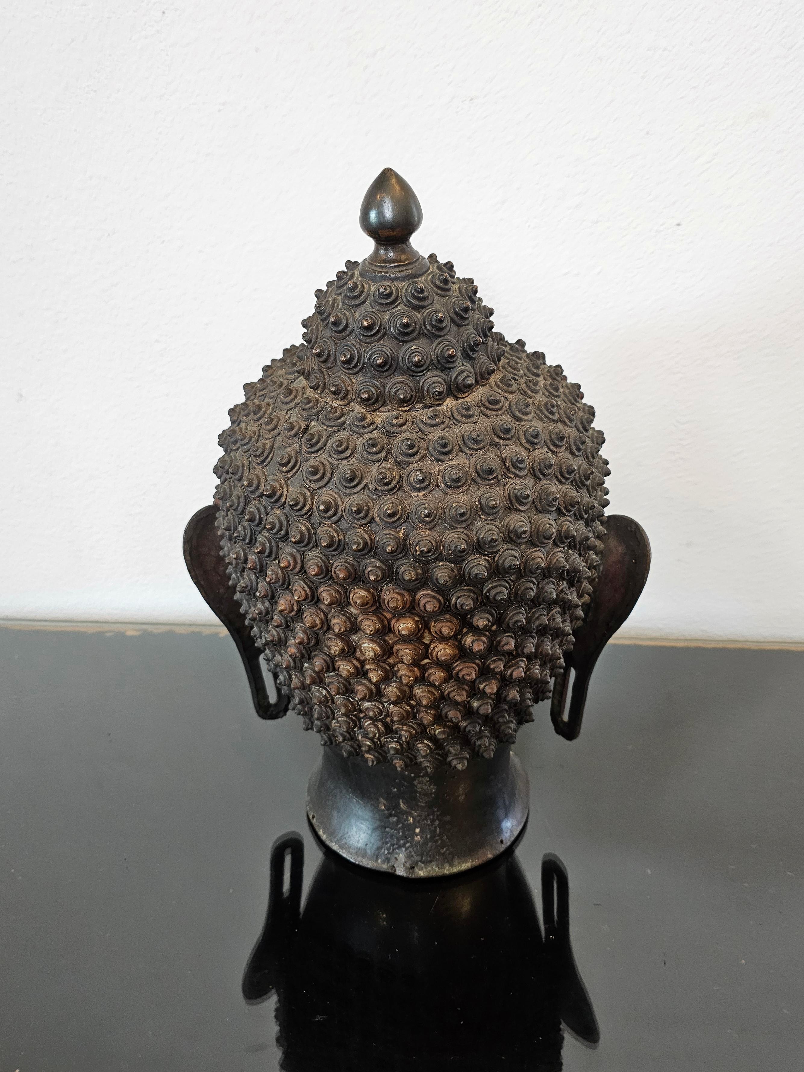 Estatua antigua de bronce de tamaño natural con cabeza de Buda del sur de Asia en venta 6