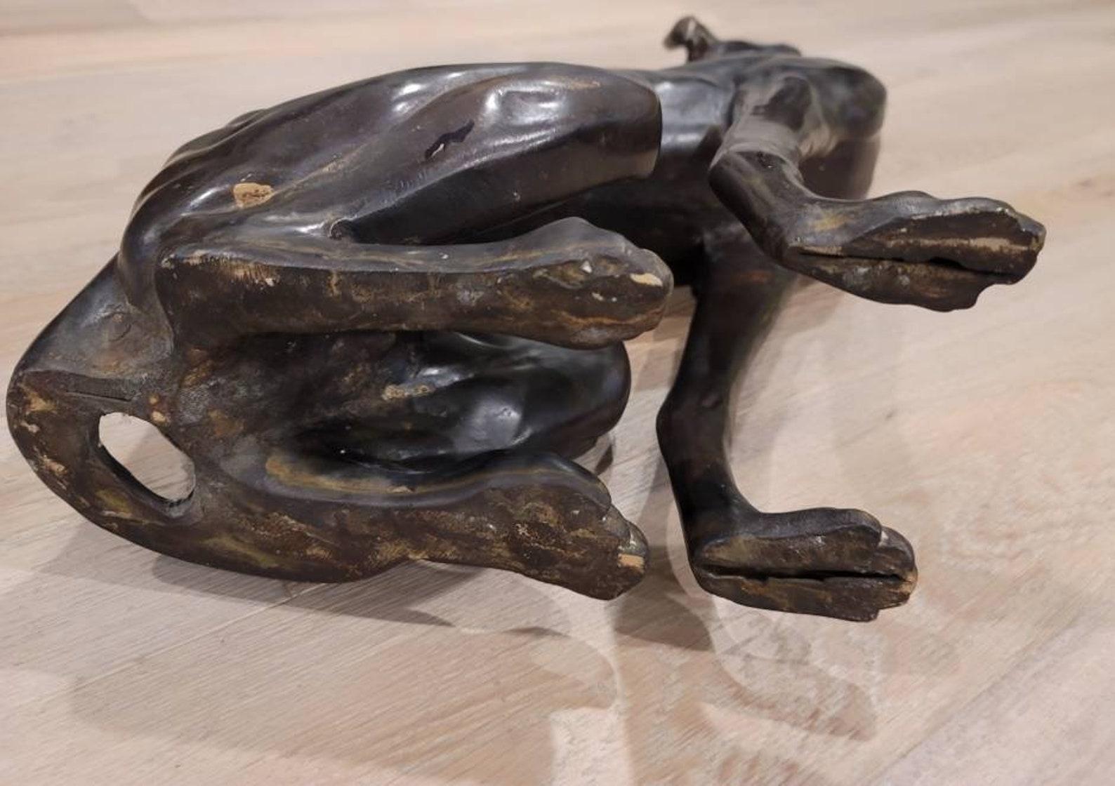 Bronze Sculpture lévrier grandeur nature en bronze patiné Art Déco en vente