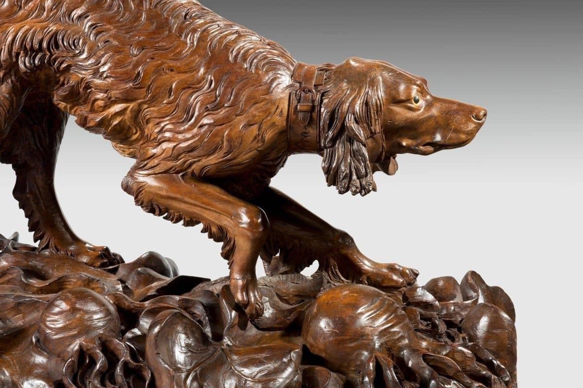 Lebensgroßer Black Forest geschnitzter Holzhund Setter (Deutsch) im Angebot